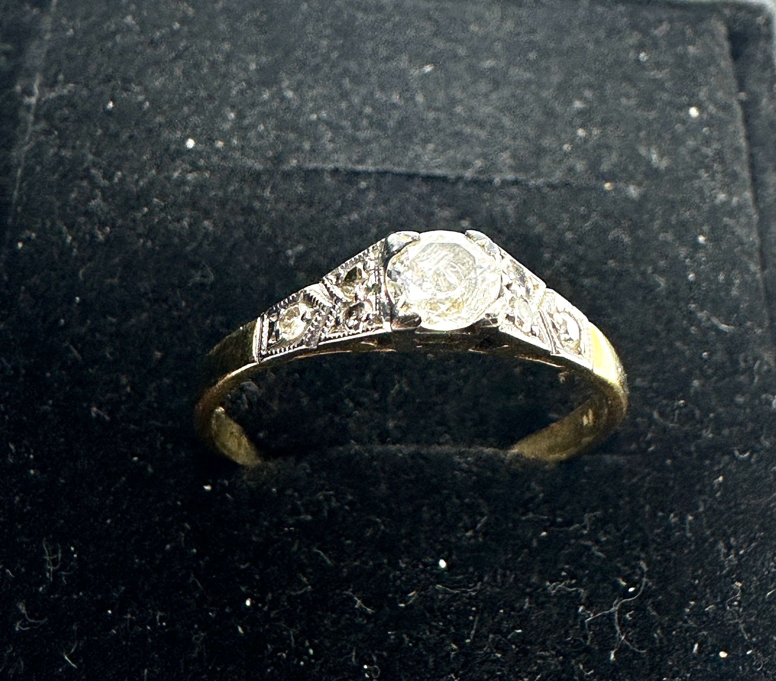 18ct gold & platinum old cut diamond solitaire vintage ring (1.9g)