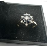 9ct gold sapphire & diamond vintage cluster ring (2.3g)