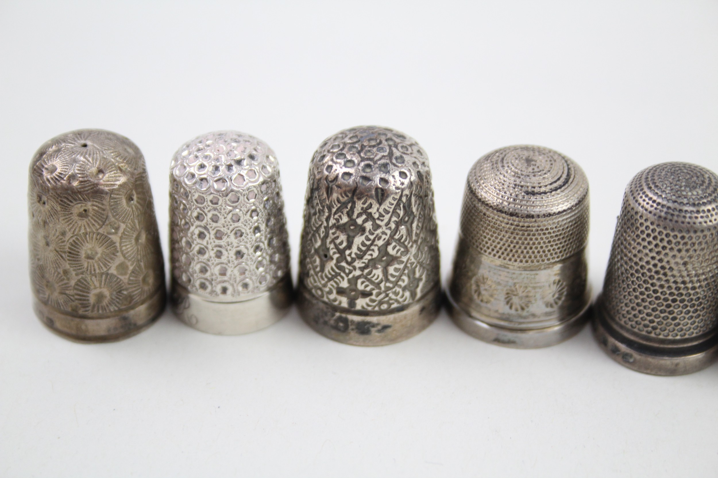 9 x .925 sterling thimbles inc victorian etc - Bild 3 aus 7