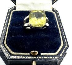 9ct white gold peridot ring weight 5.6g