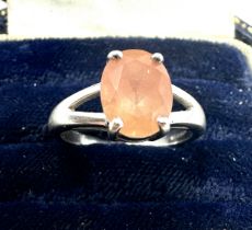 9ct white gold & rose quartz ring weight 2.7g