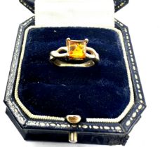 9ct gold Amber ring weight 2.9g