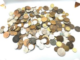 Selection of vintage and later coins includes crowns, silver coins, foreign coins etc