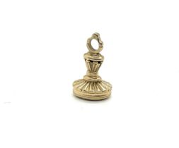 9ct gold fob pendant, approximate overall weight 5.8g