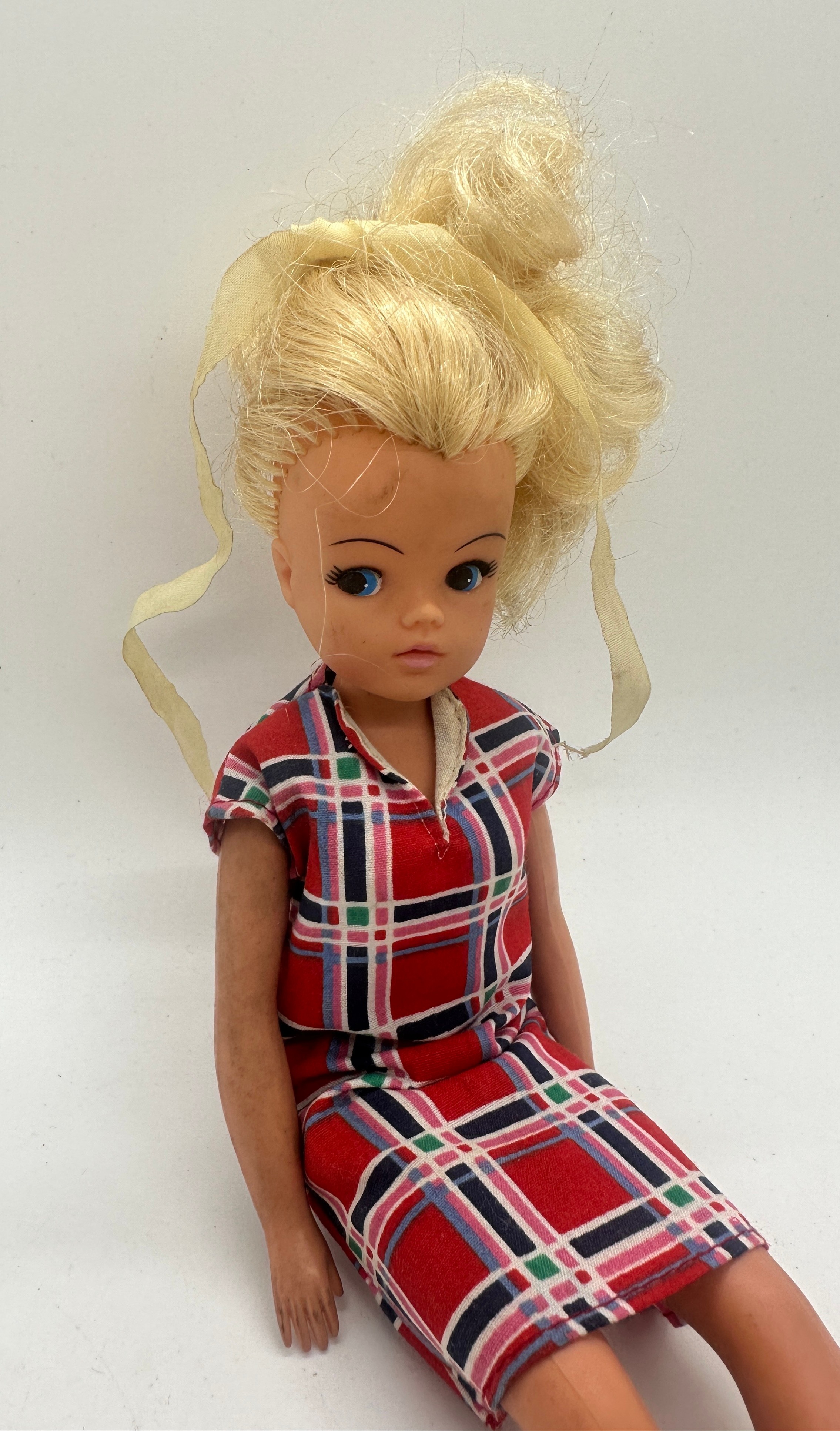 Vintage Sindy doll - Image 2 of 3