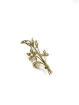 15ct gold hallmarked seed pearl flower brooch, total approximate weight 2.8g