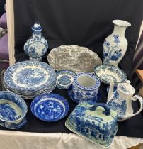 Selection of blue and white pottery items to include Wedgwood plates, Royal Worcester bowl, meat