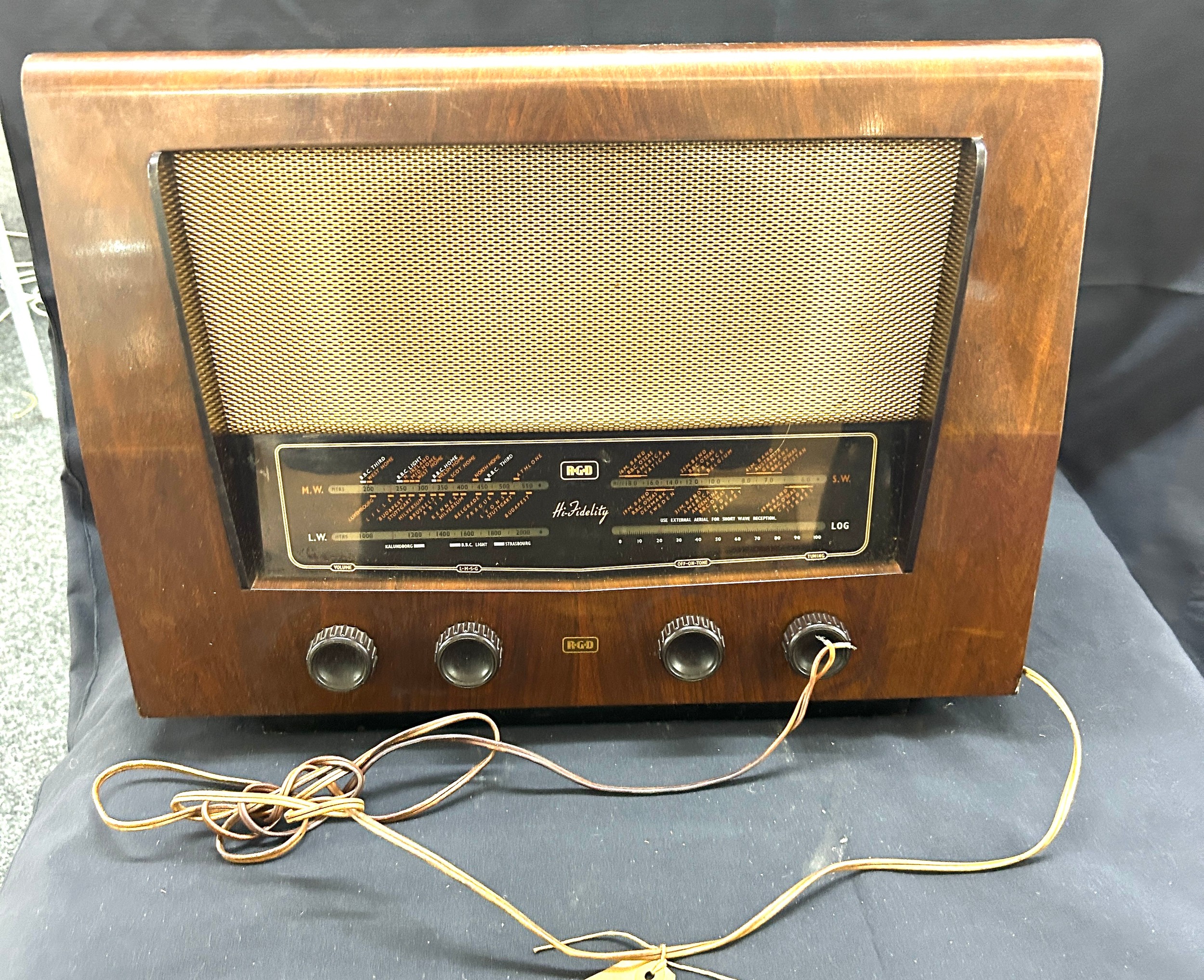 RGB vintage 1950 radio - untested