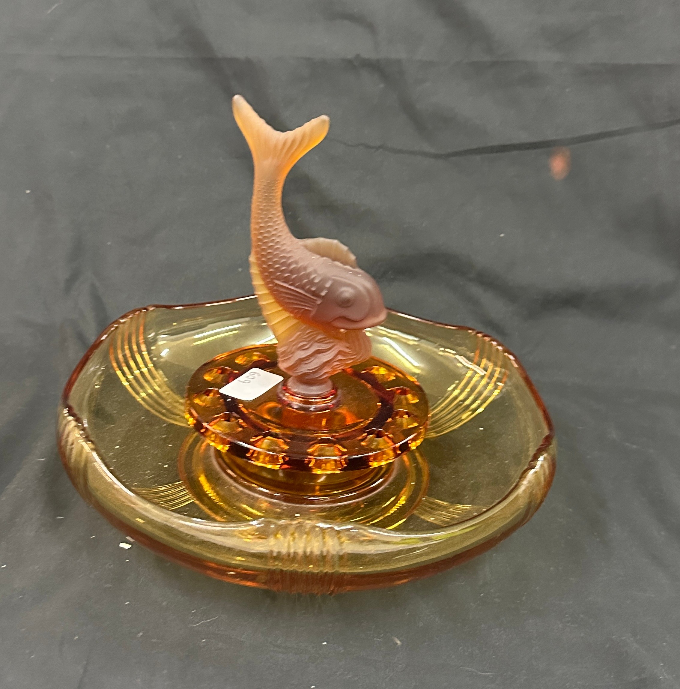 1930s amber glass flying fish bowl - Image 2 of 3