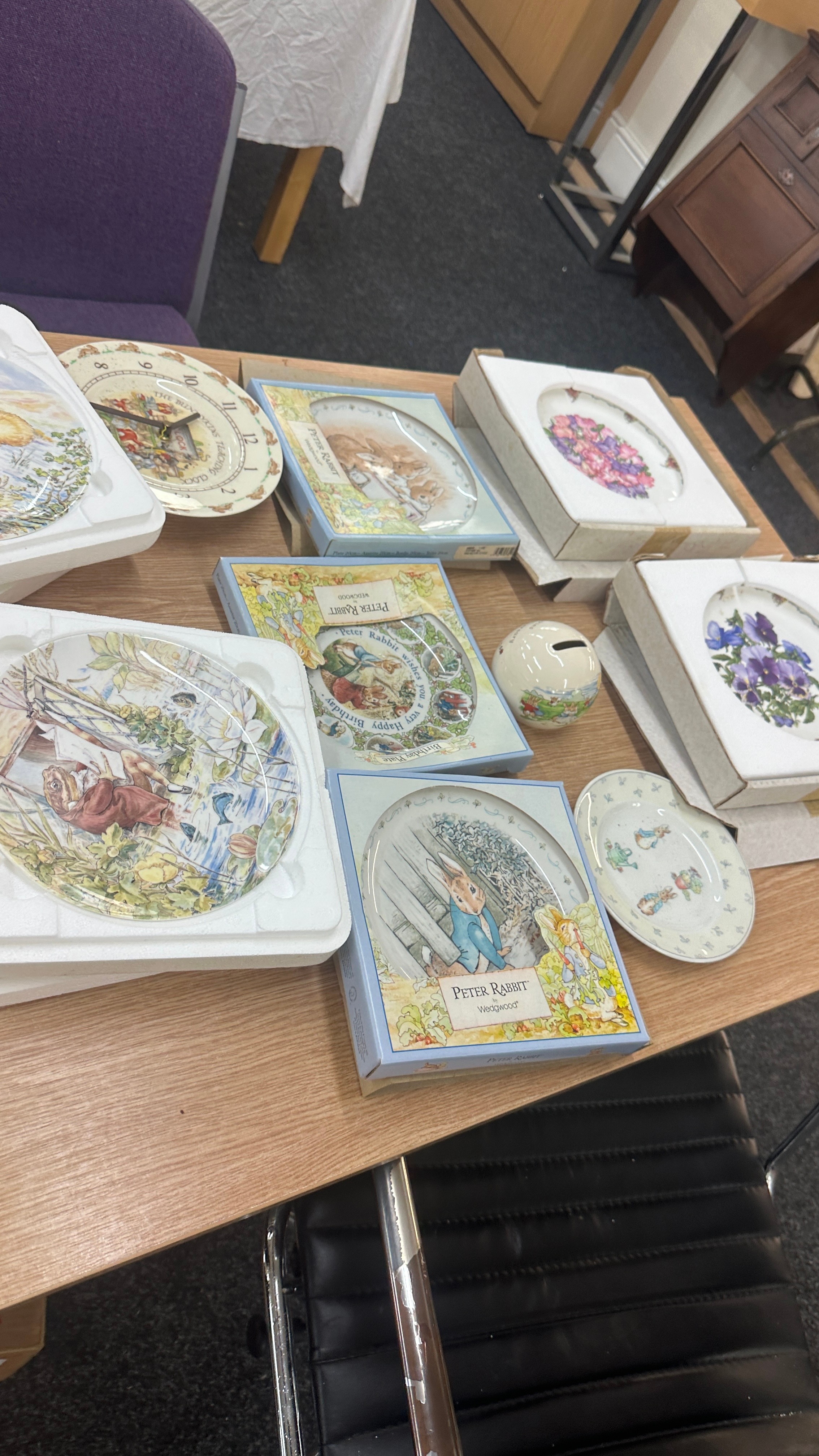 Selection of Royal Doulton collectors plates to include Bunnykins etc - Image 6 of 7