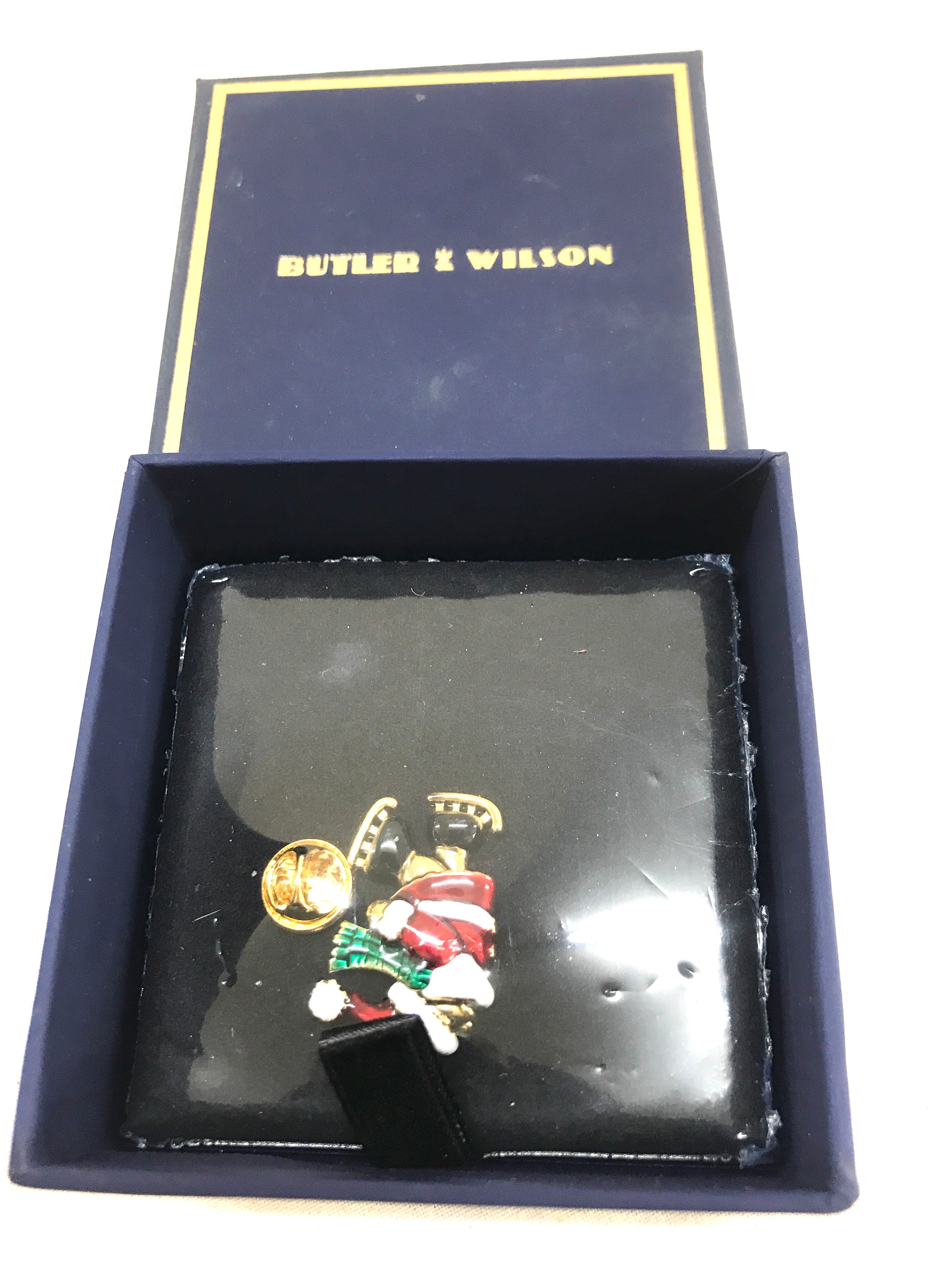 2 Brand new in the Packaging Butler and Wilson Santa Skating Pin badge - Bild 3 aus 4