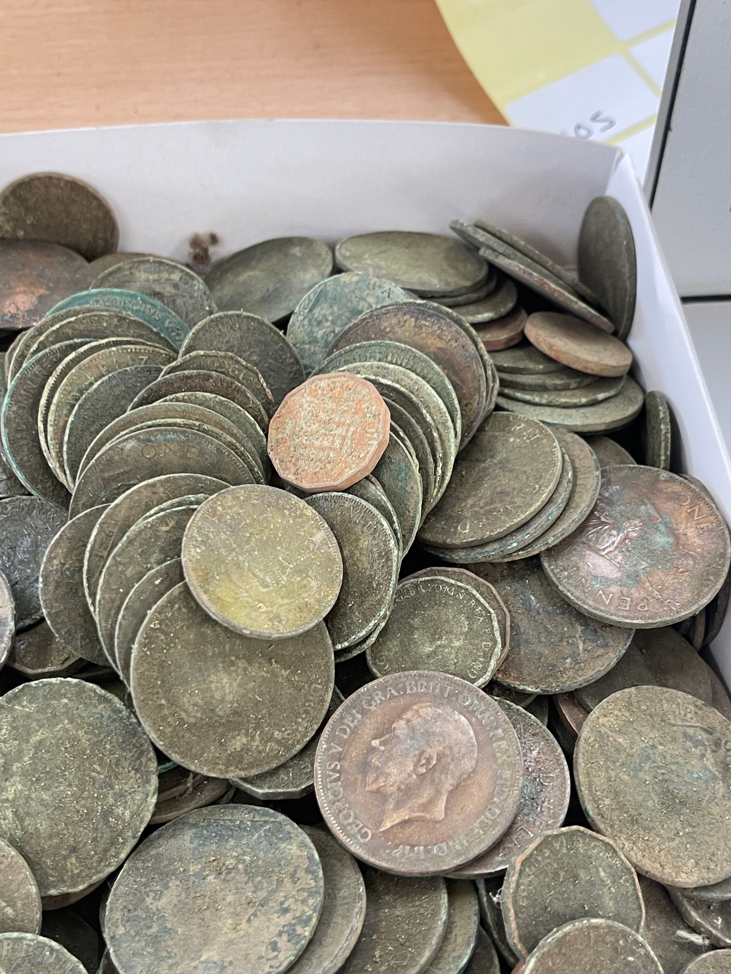 Large selection of Vintage coins - Metal detector finds - Image 4 of 6