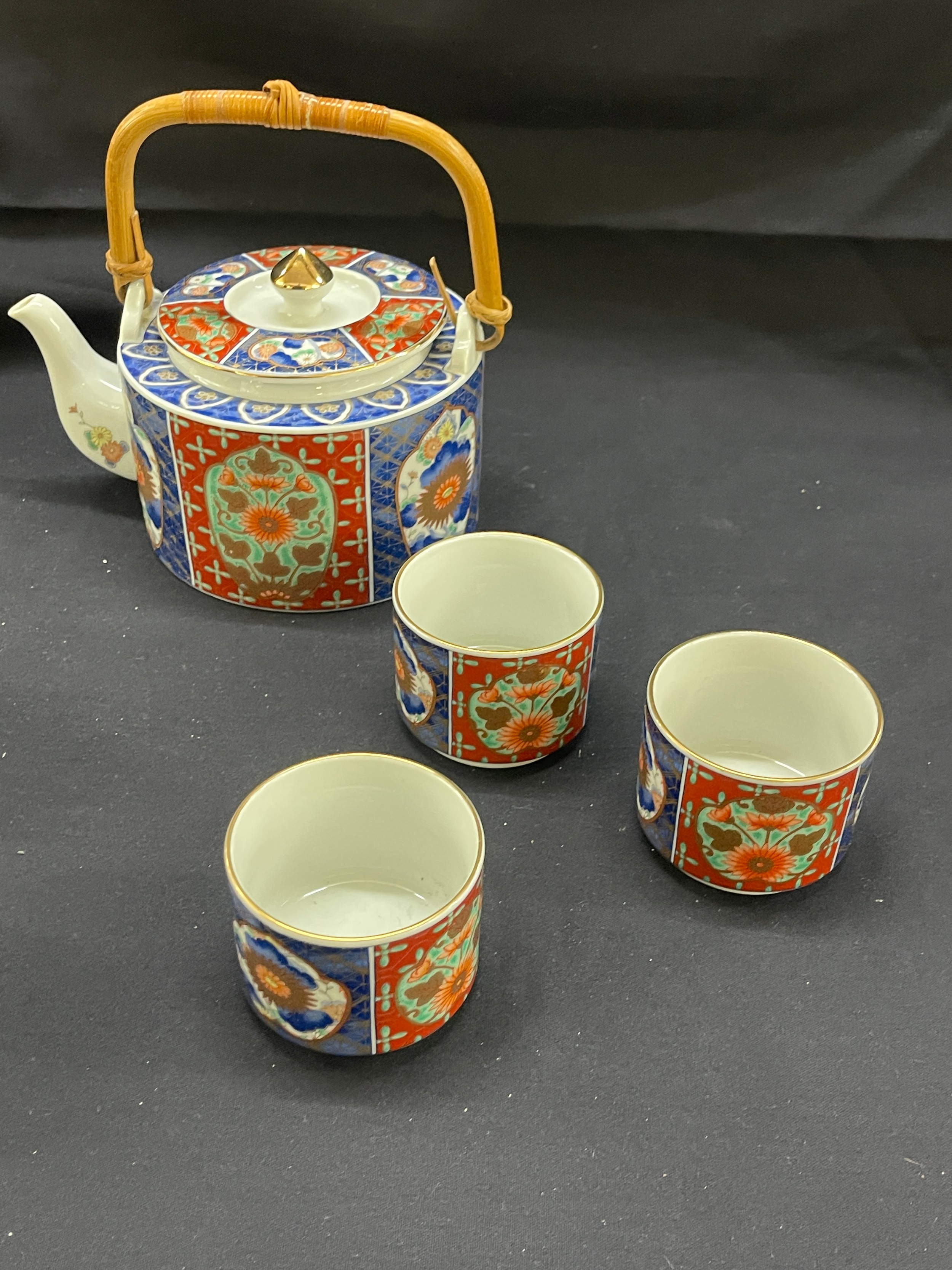 Oriental tea pot and 6 cups - Image 3 of 4