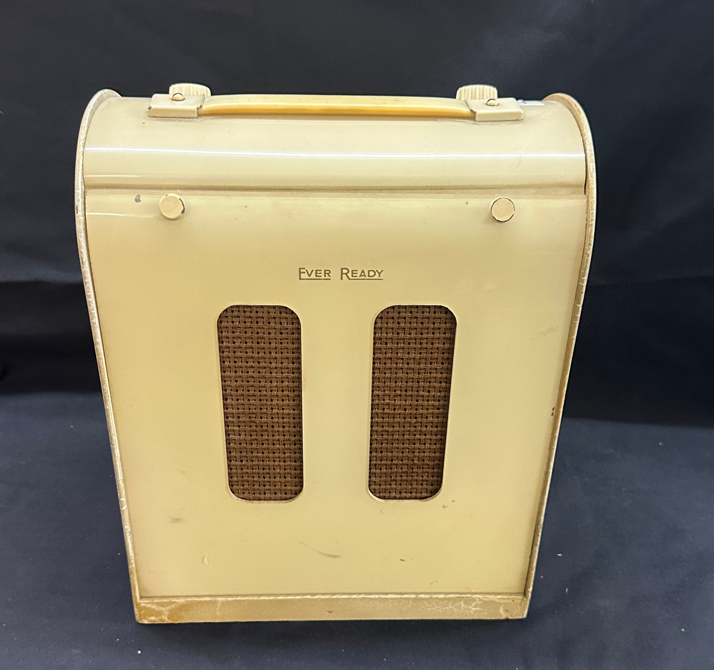 Ever ready 1940's portable radio untested - Image 4 of 4