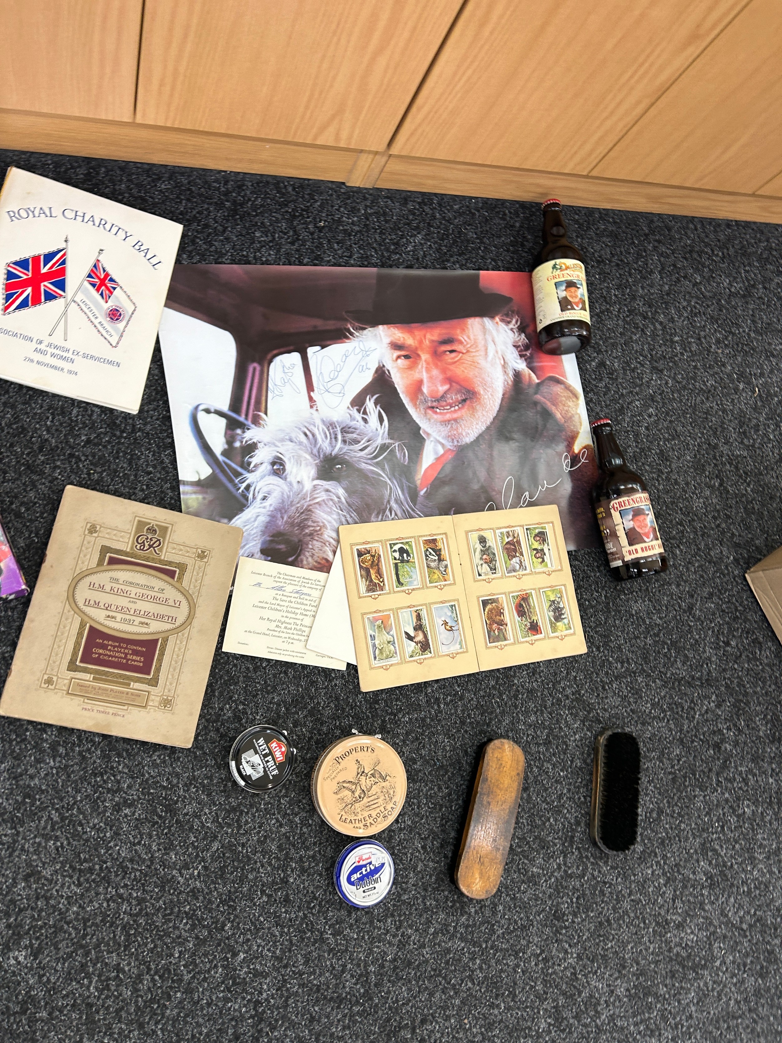 Selection of vintage collectable items to include Bill Maynard signed picture, ale, cigarette - Image 3 of 3