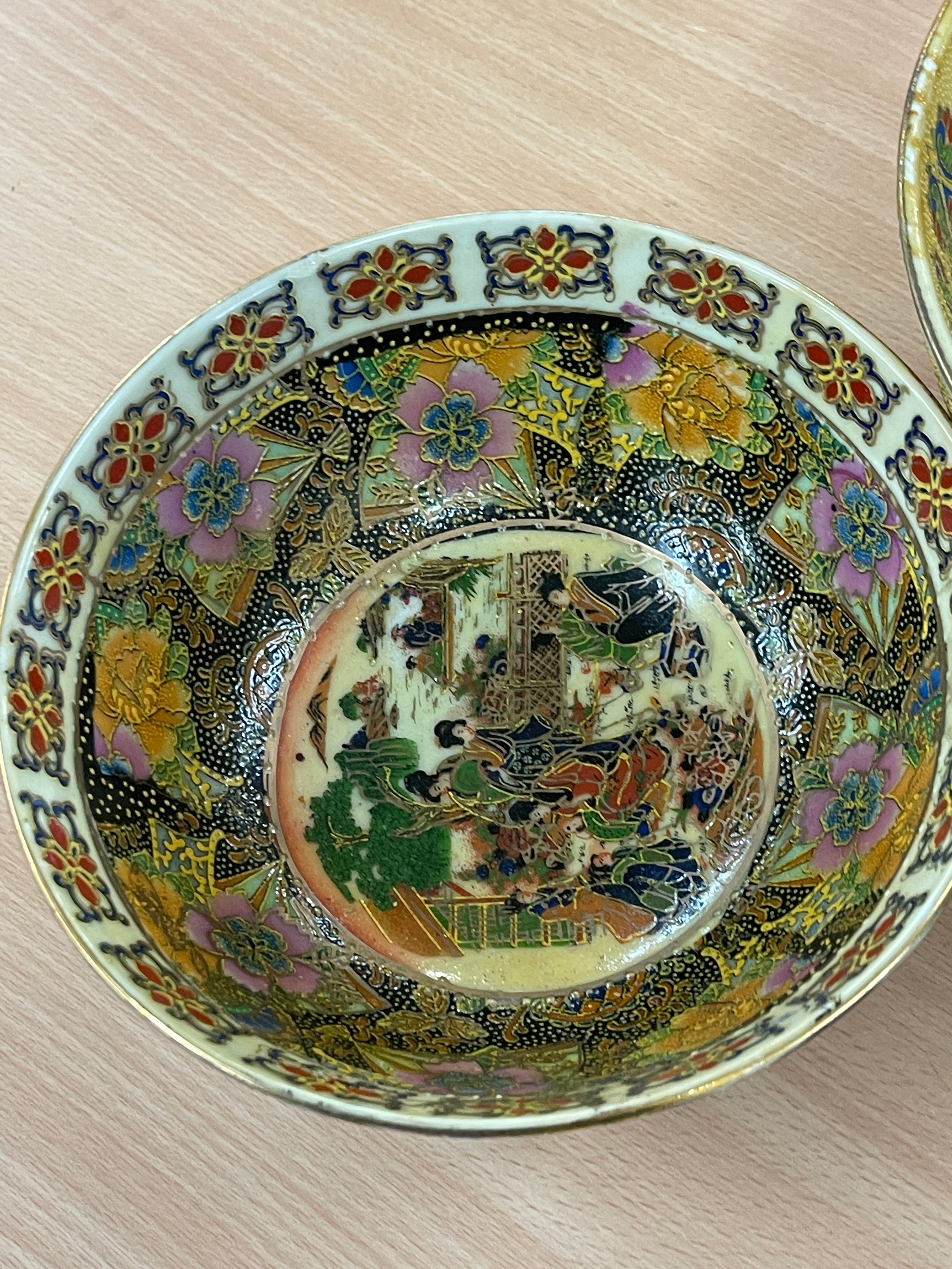 2 Japanese hand painted bowls, largest measures approximately 10 inches diameter 4.5 inches tall - Image 6 of 8