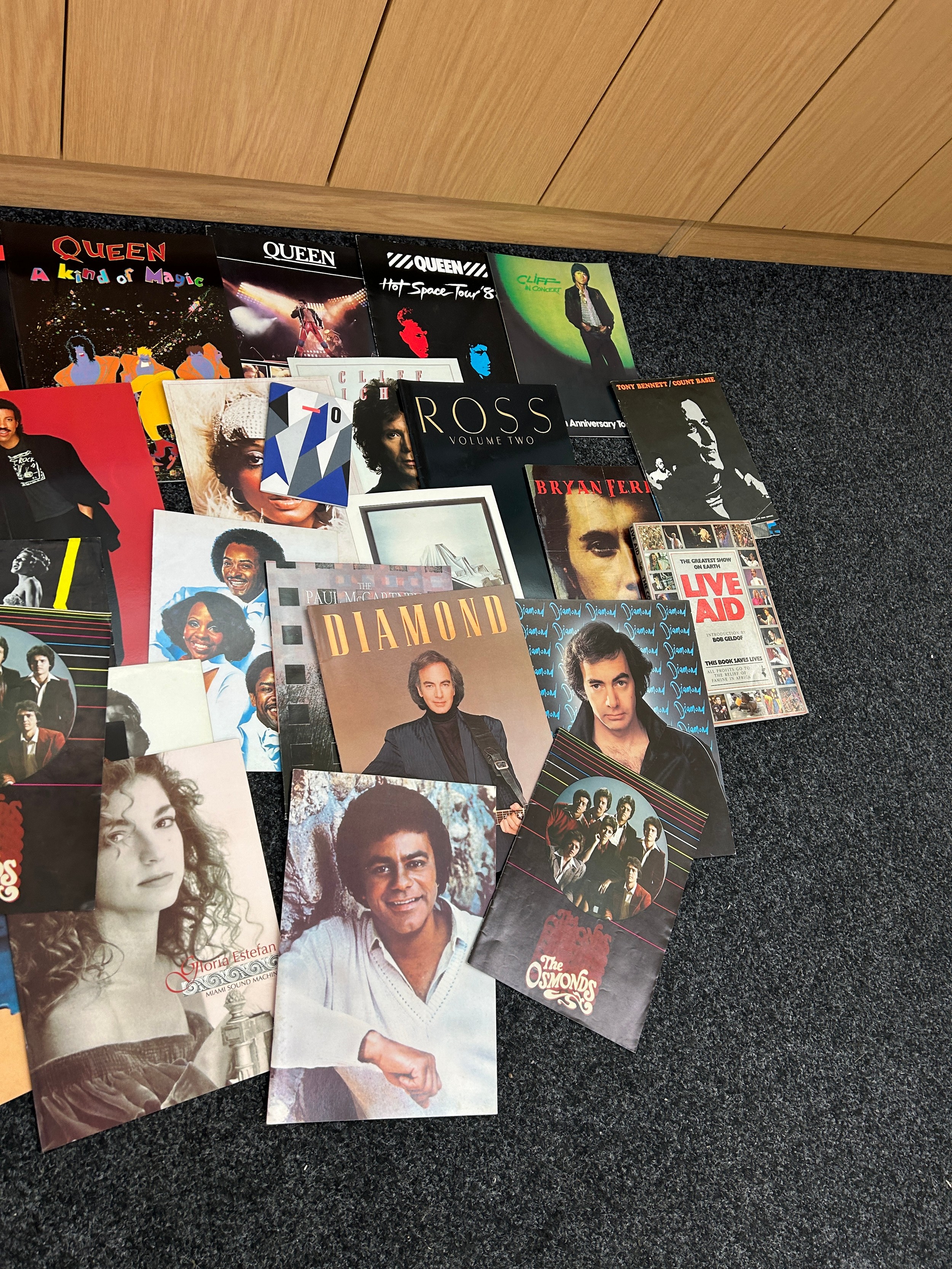 Selection of vintage celebrity tour programmes to include Neil Diamond, Queen, Rolling Stones etc - Image 5 of 5