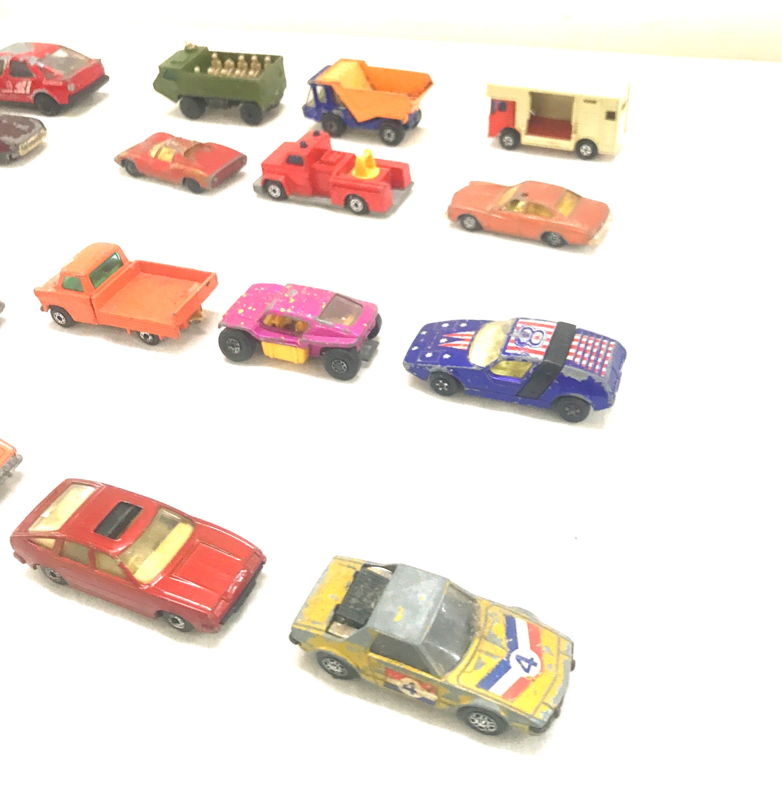 Large selection of vintage dye cast cars includes Matchbox, corgi cars etc - Image 4 of 6