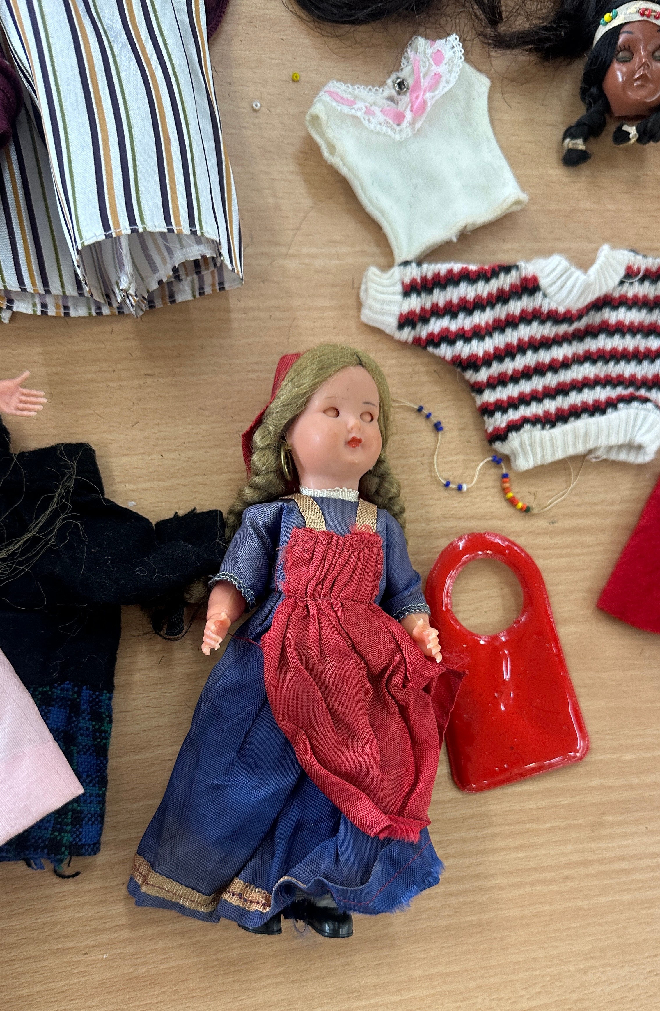 Selection of vintage dolls and accessories - Image 13 of 13