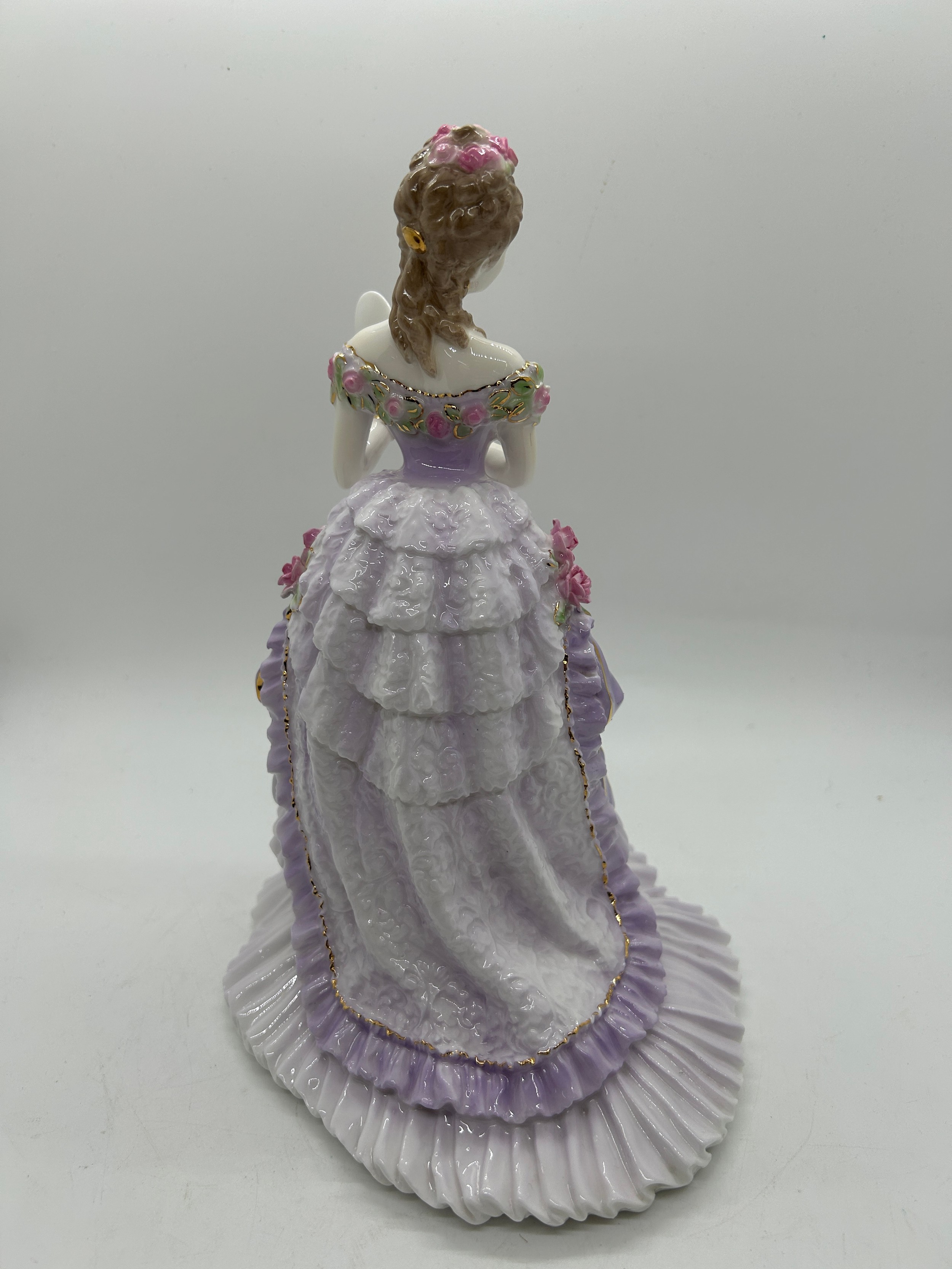 Royal Worcester A Royal Presentation, splendour at court, limited edition figure with COA - Image 2 of 4