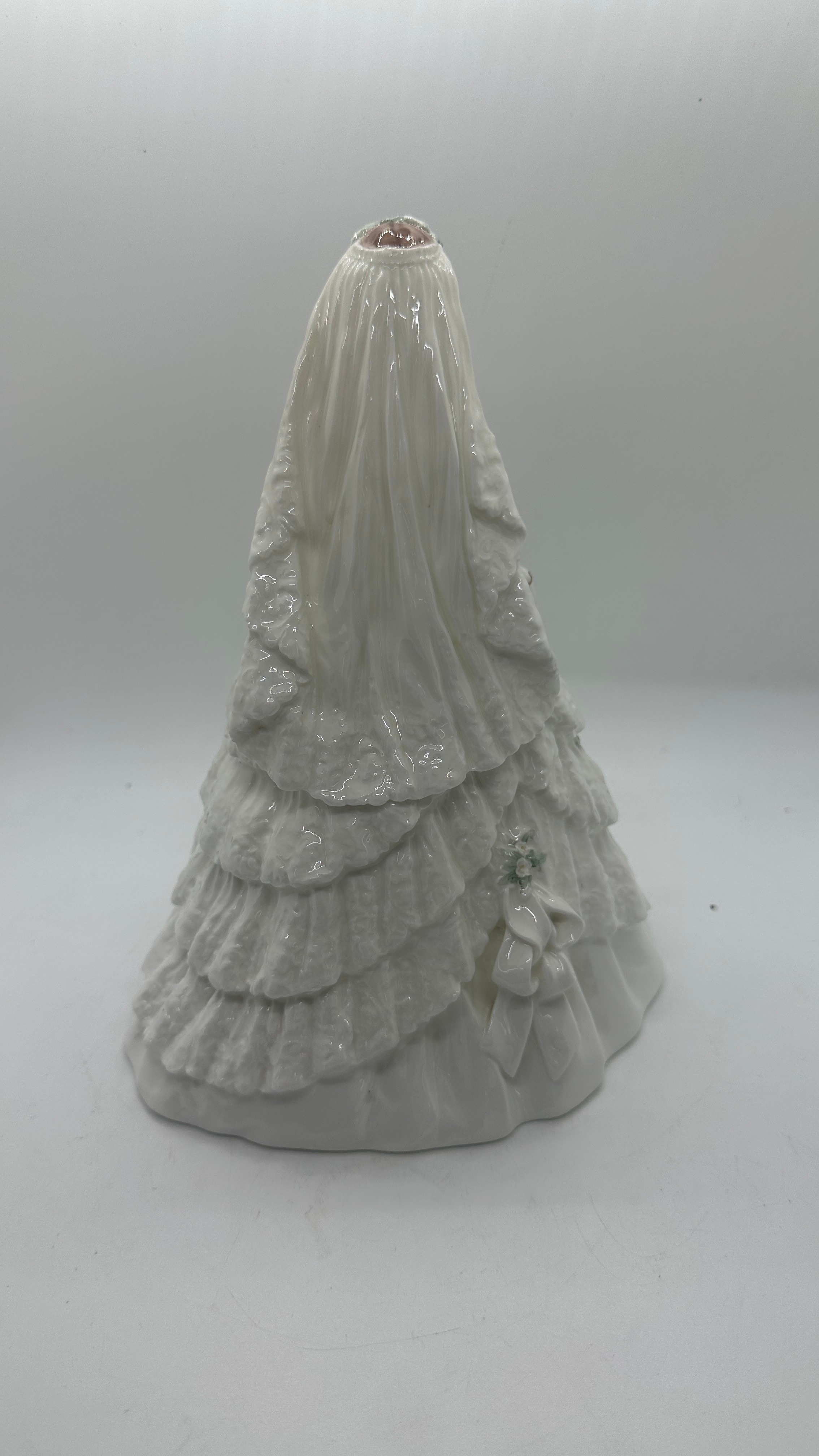 Coalport Bone China 'Princess Alexandra' Royal Brides Figurine limited edition with COA - Image 2 of 4