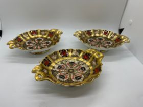 Three Royal Crown Derby Old Imari 1128 Bon Bon dishes