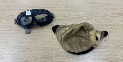 WW2 Pilots goggles and fixing cap
