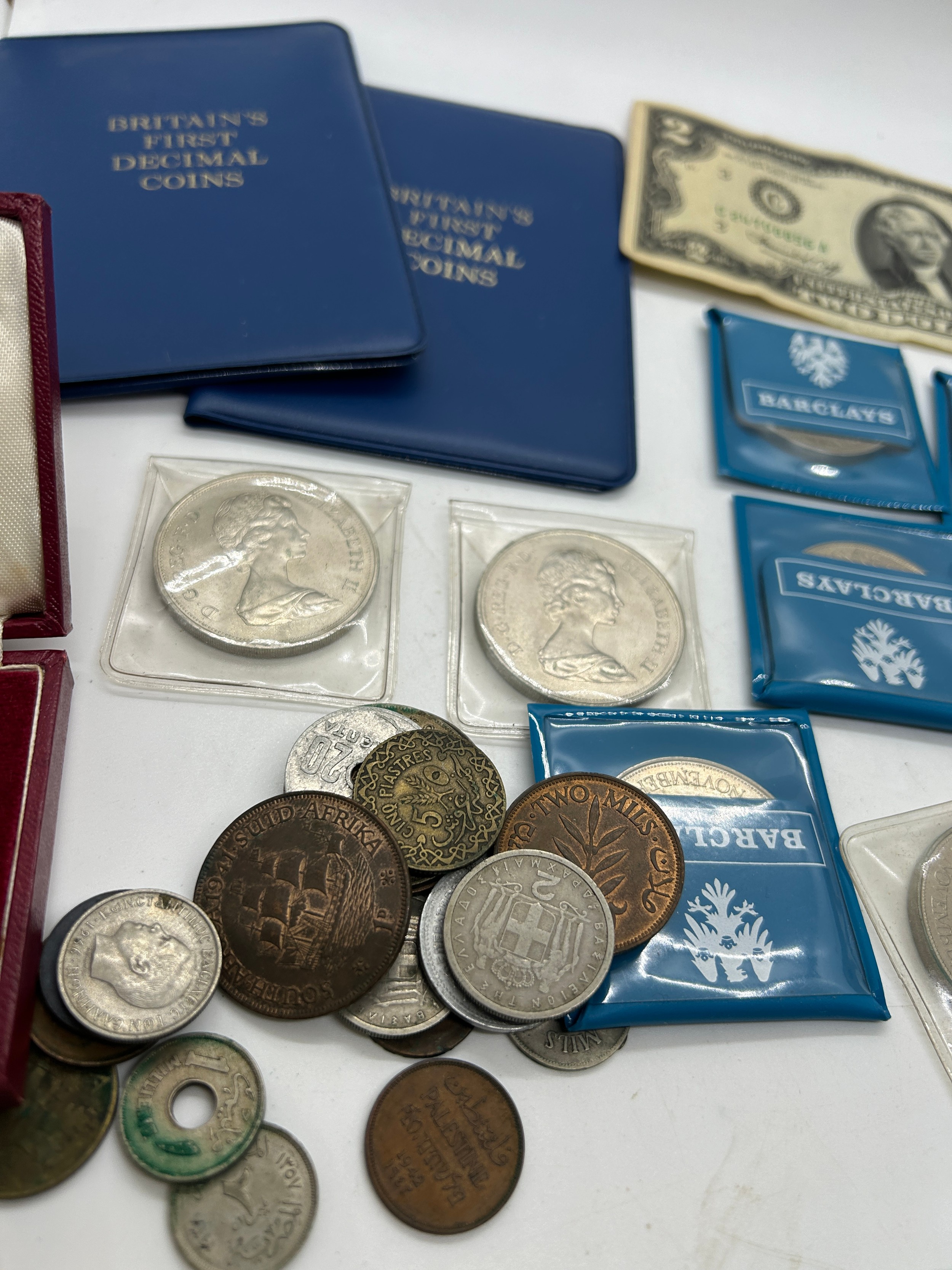 Large selection of vintage and later coins to include a half dollar silver coin, decimals etc - Image 3 of 5