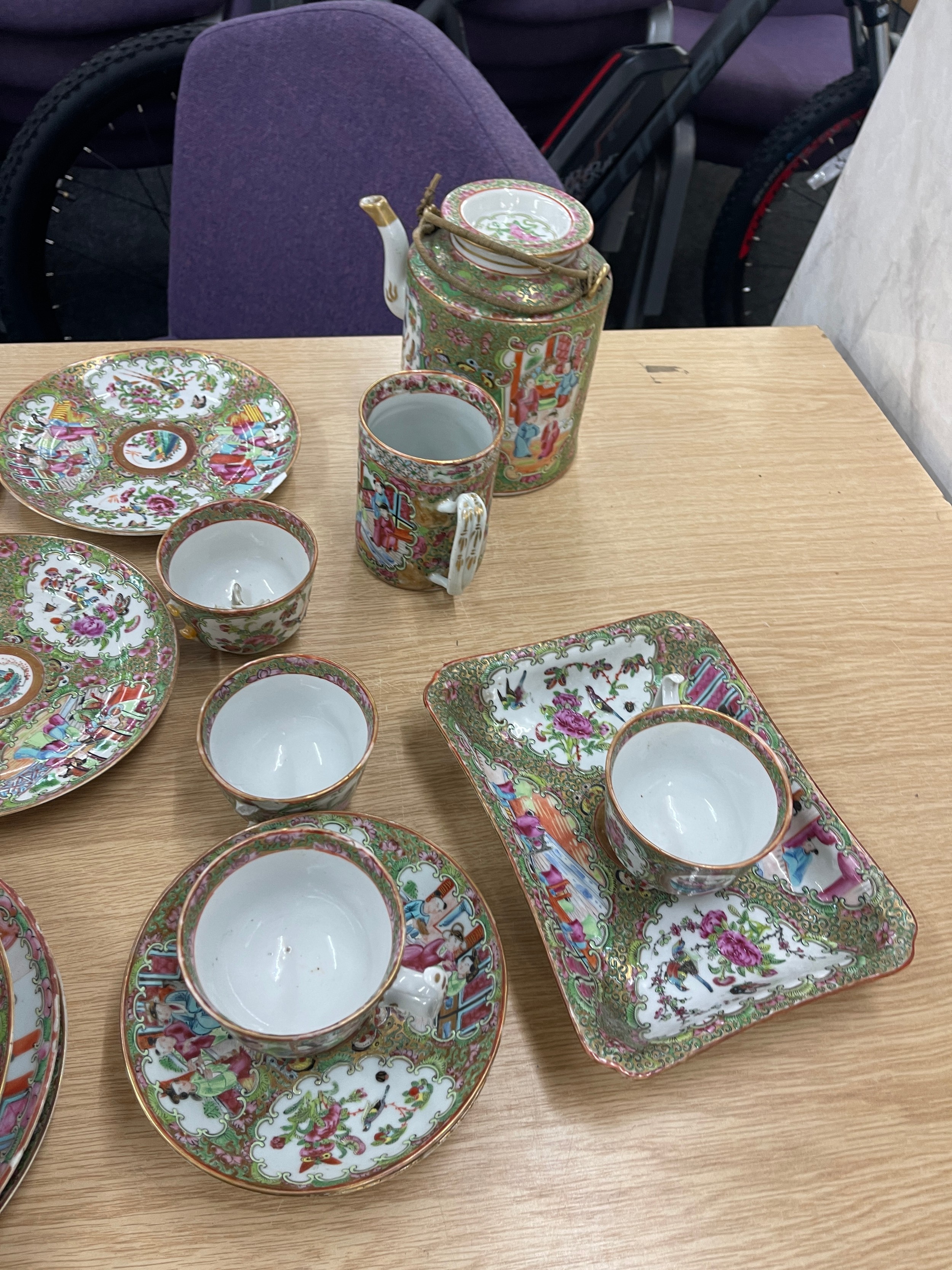 Oriental hand painted part dinner and tea service, no markings to base some pieces A/F - Image 2 of 5