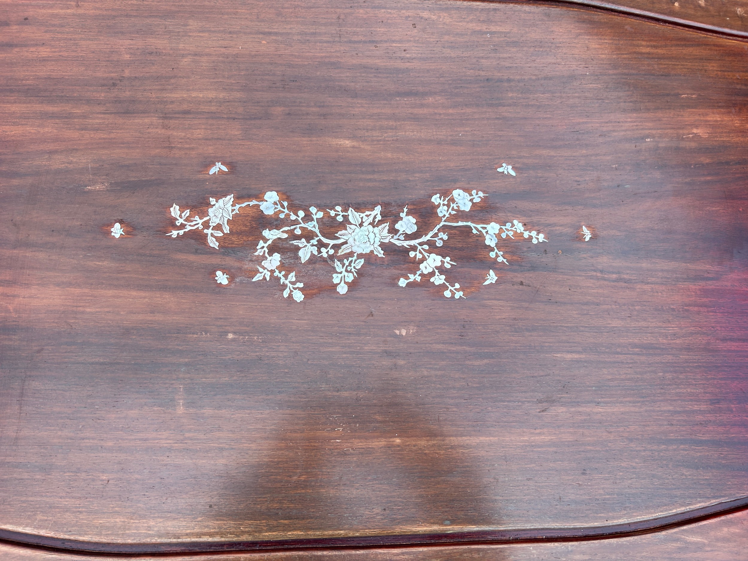 Mahogany inlaid coffee table with carved sides measures approx 21 inches tall, 48 wide and 27 deep - Image 2 of 3