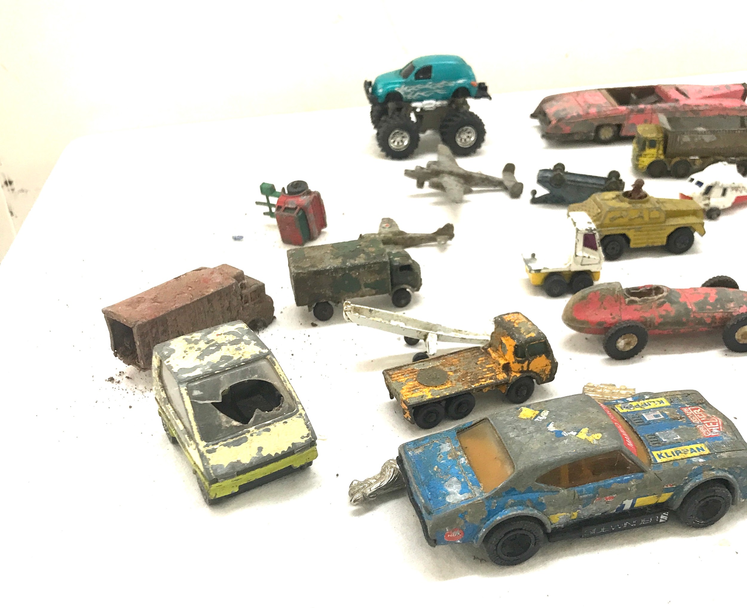 Selection of vintage diecast cars includes Match box and Corgi - Image 2 of 3