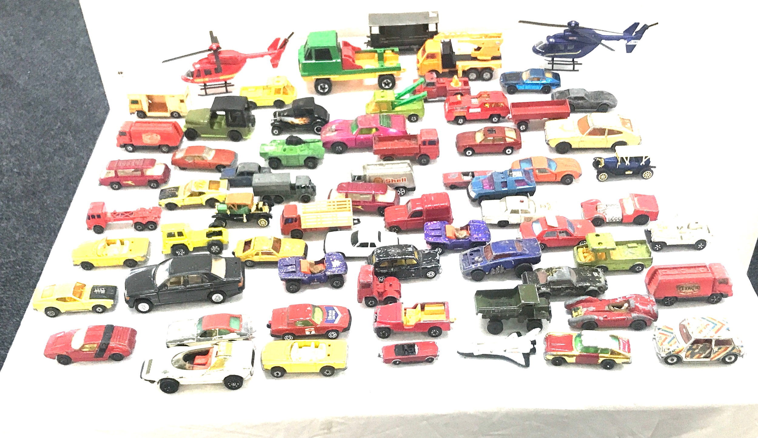 Large selection of vintage diecast cars includes Matchbox, corgi cars etc