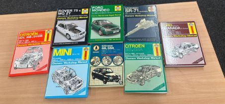Selection of vintage Haynes car manuals to include Ford Mondeo, Rover MG ZT etc