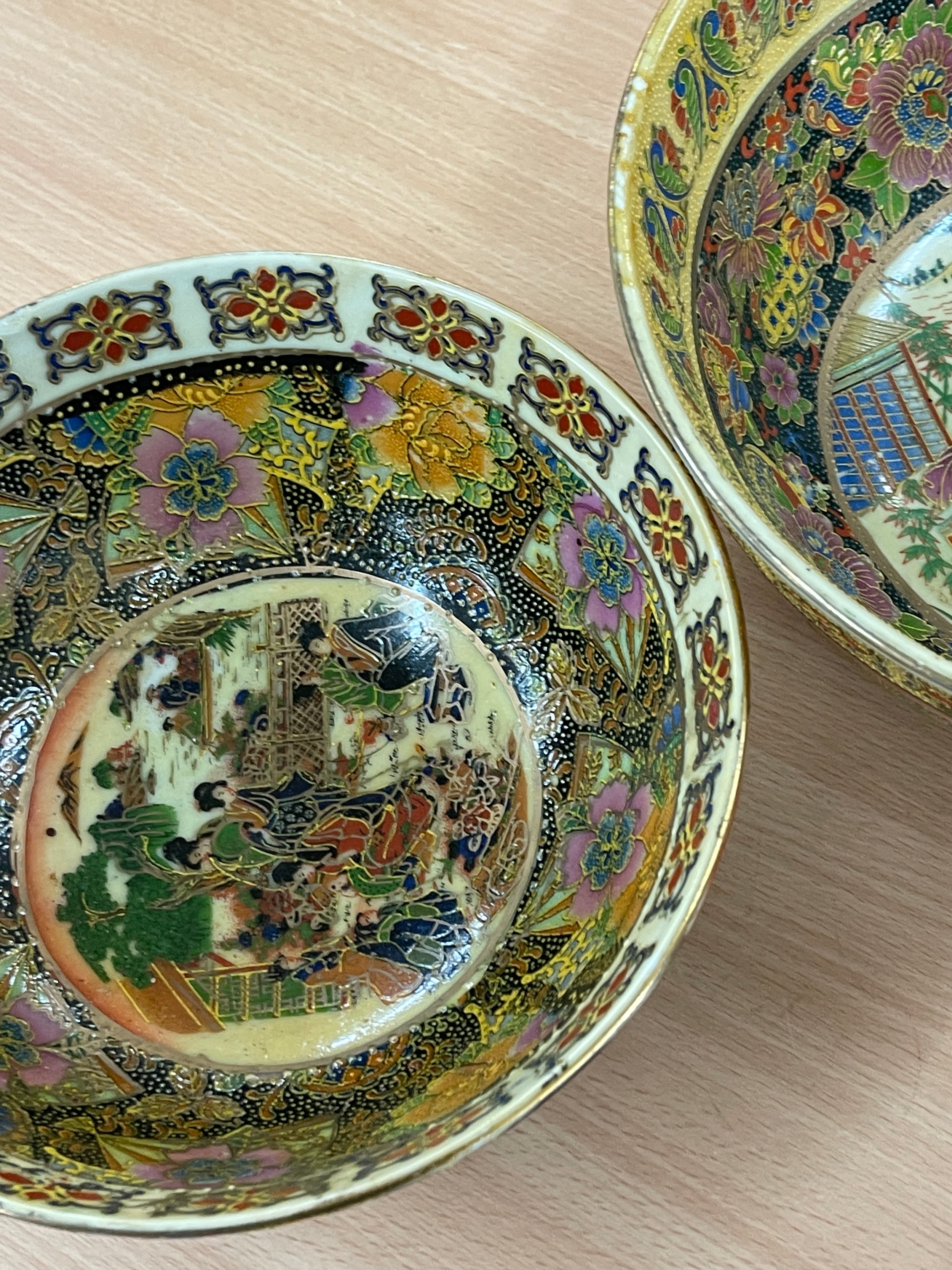 2 Japanese hand painted bowls, largest measures approximately 10 inches diameter 4.5 inches tall - Image 5 of 8