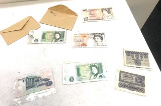 Selection of Vintage bank notes includes £10s, £1 etc