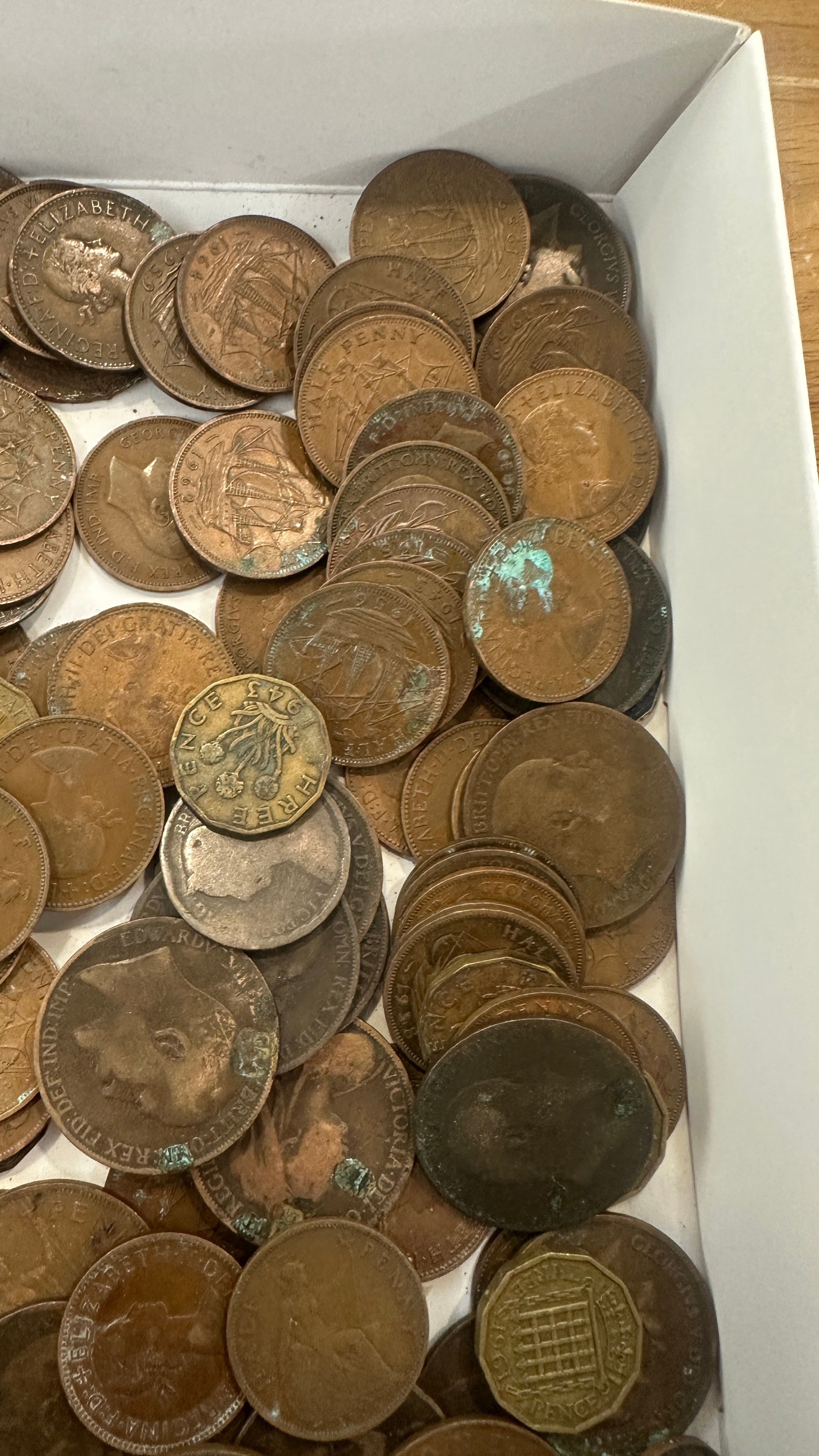 Tray of vintage coins - Image 3 of 5