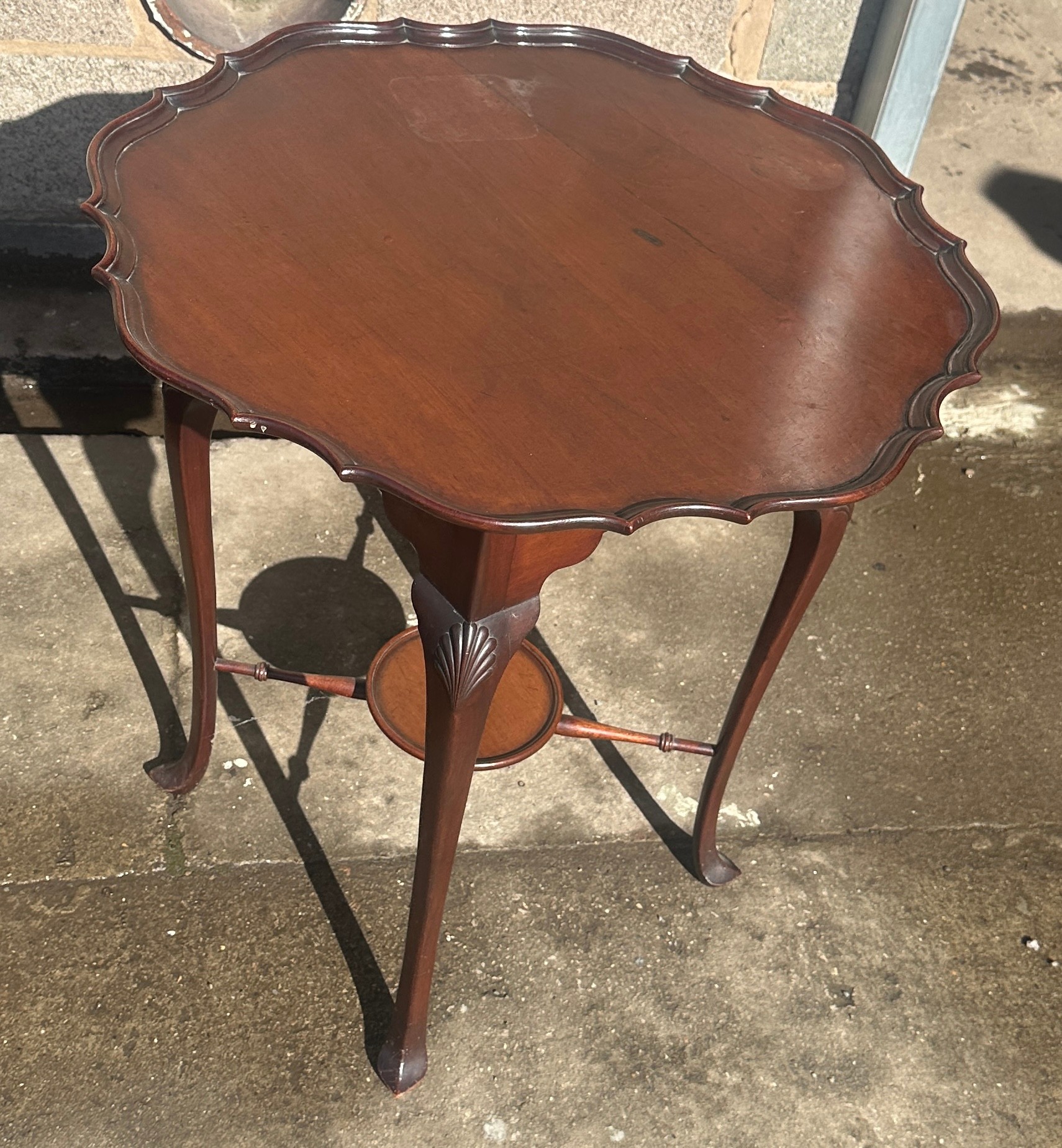 Mahogany occasional table measures approx 27 inches tall by 25 diameter - Image 3 of 4