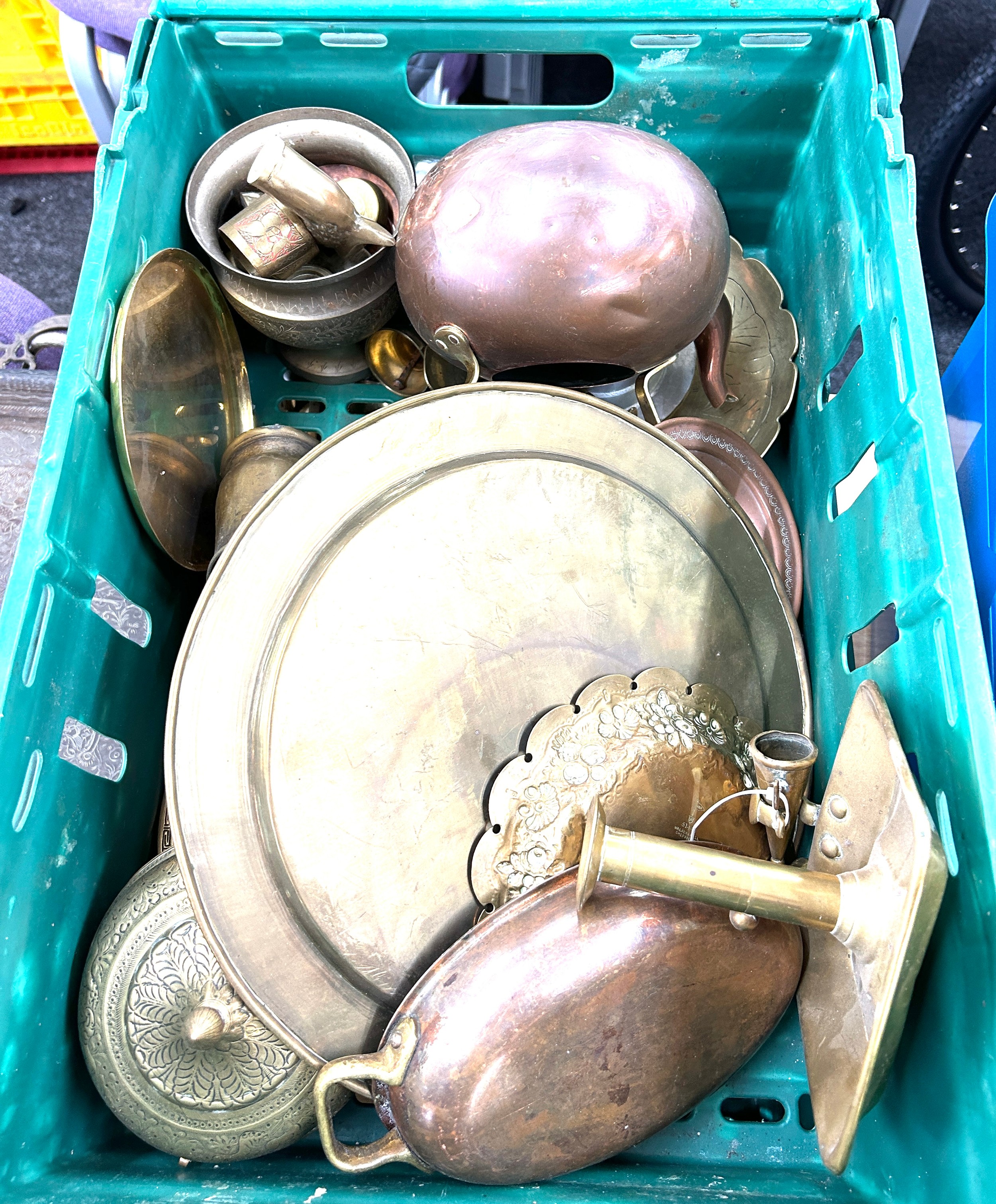 Very Large quantity of vintage and antique metalware, mainly brass and copper includes 2 large - Image 5 of 7