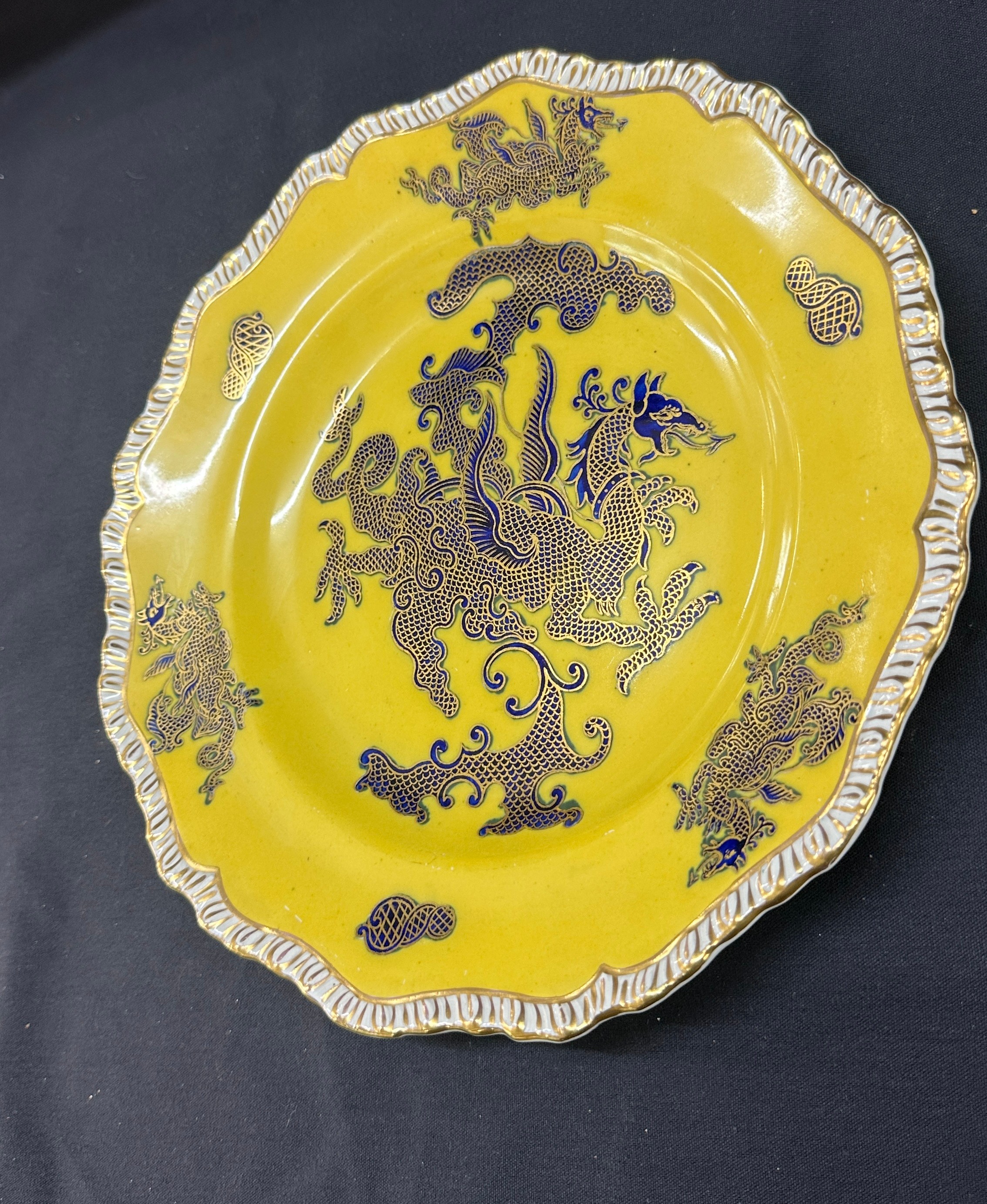 Antique Masons Chinese dragon yellow dinner plate - Image 2 of 3