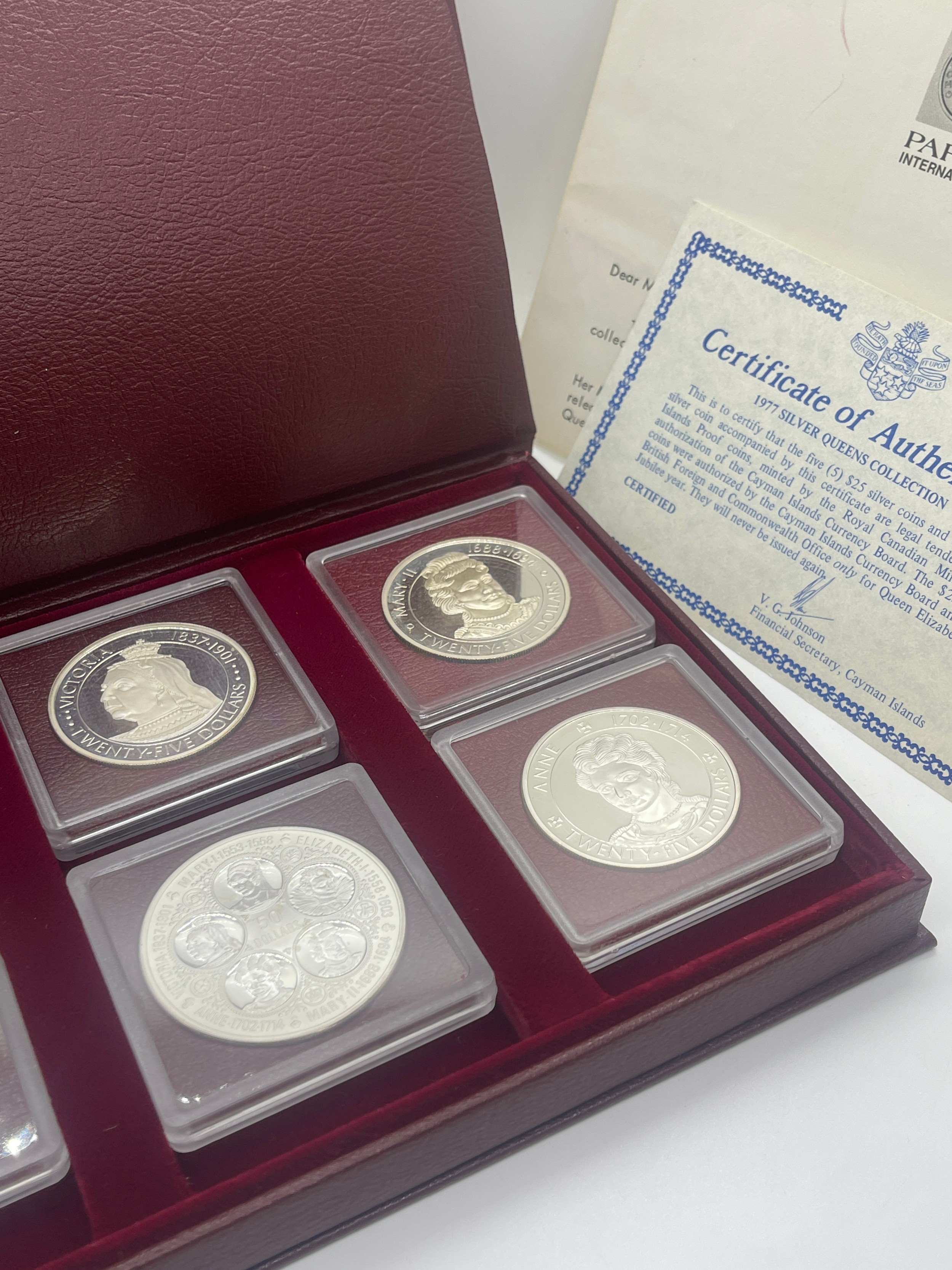 Boxed the Cayman island silver queens collection 1977 coin set with COA - Image 4 of 5