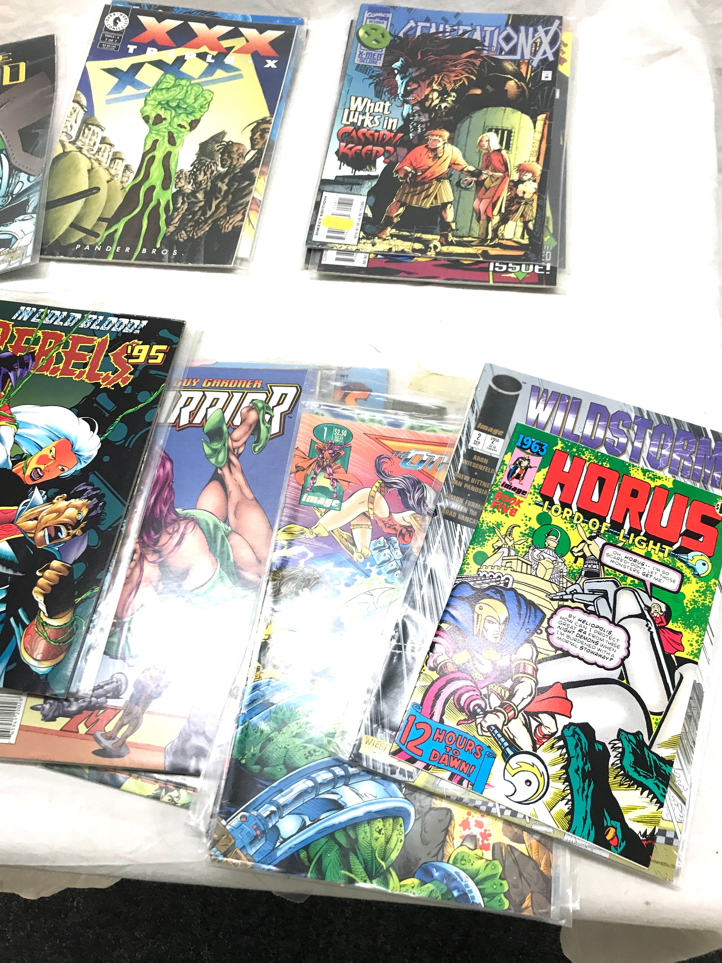 Box of Comics including DC, Image, valiant, dark horse marvel and tekno comix - Bild 2 aus 3