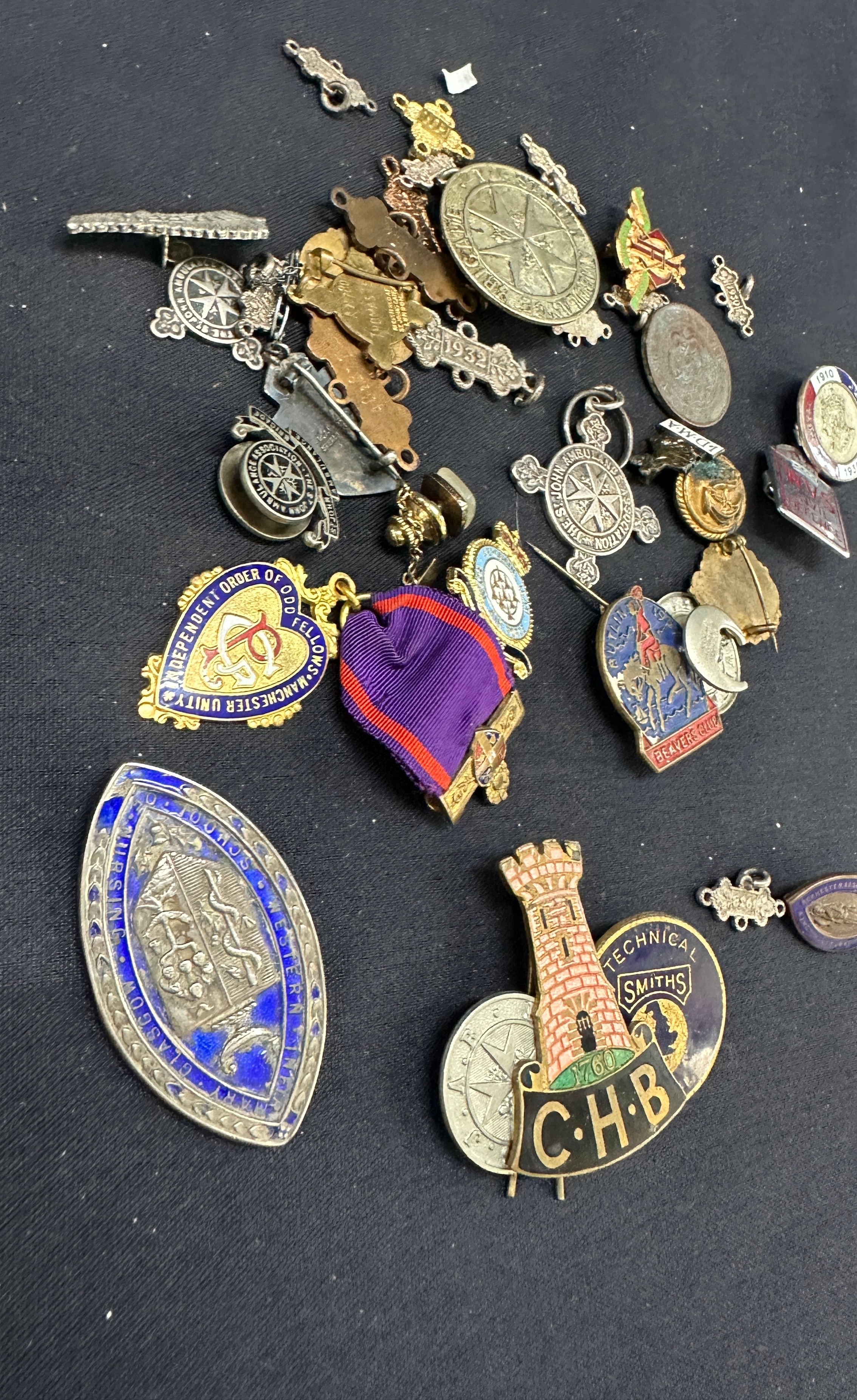 Vintage badges / medals, some silver - Image 2 of 3