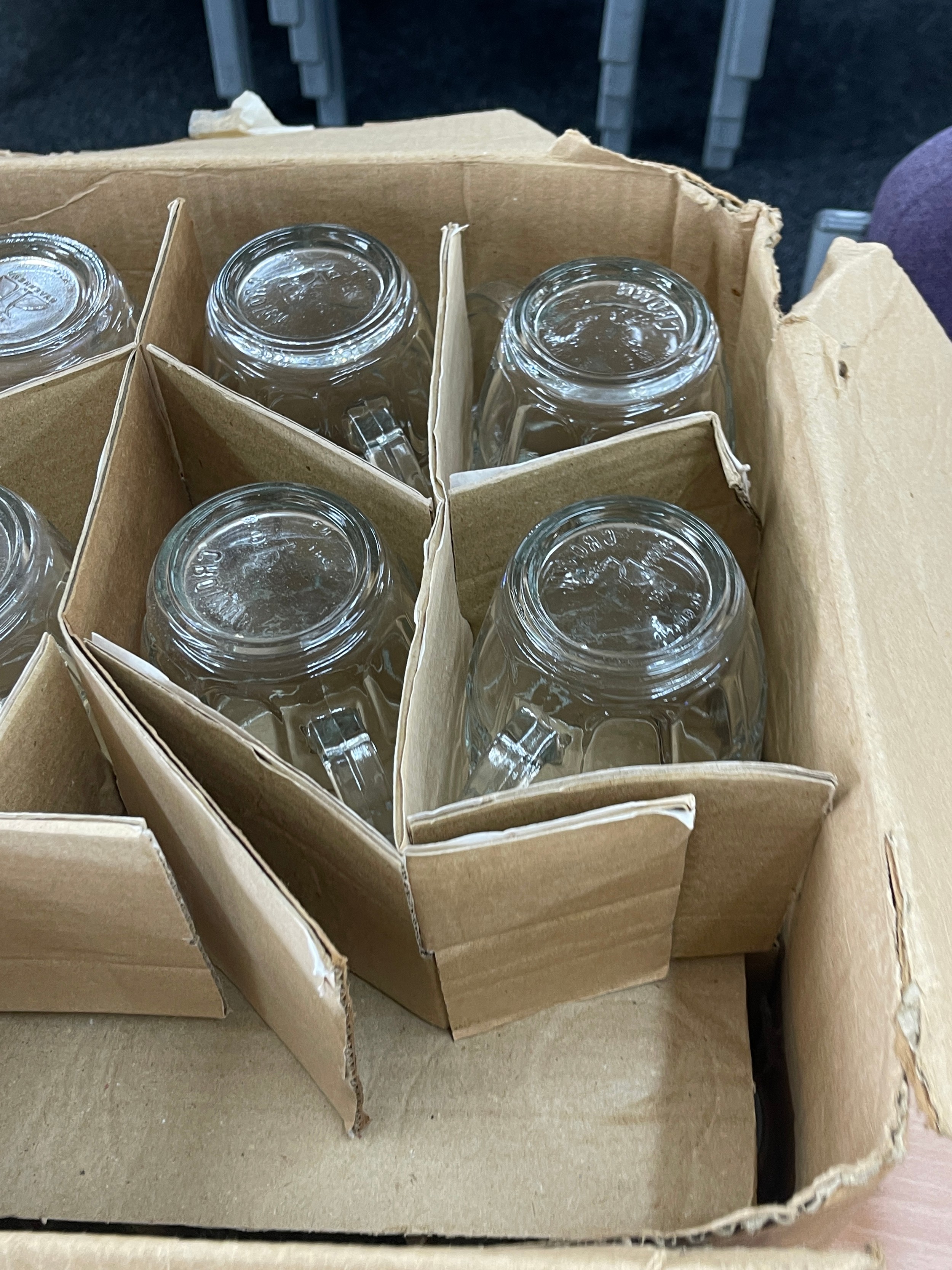 Box of 23 Crown tankard 56cl glasses - Image 4 of 6
