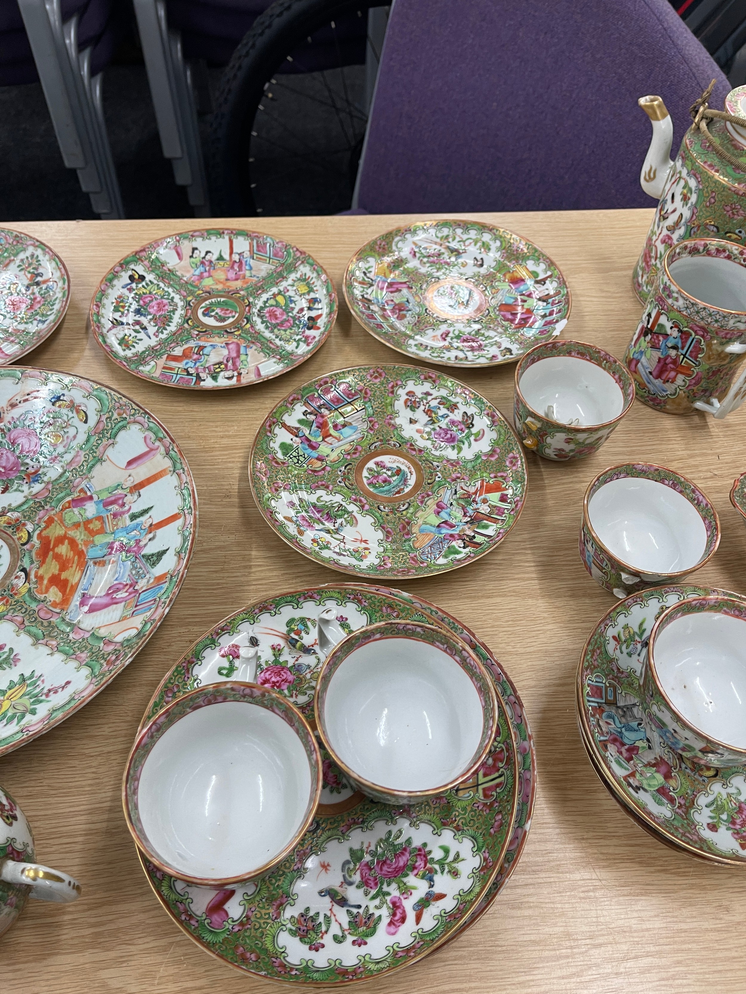 Oriental hand painted part dinner and tea service, no markings to base some pieces A/F - Image 3 of 5