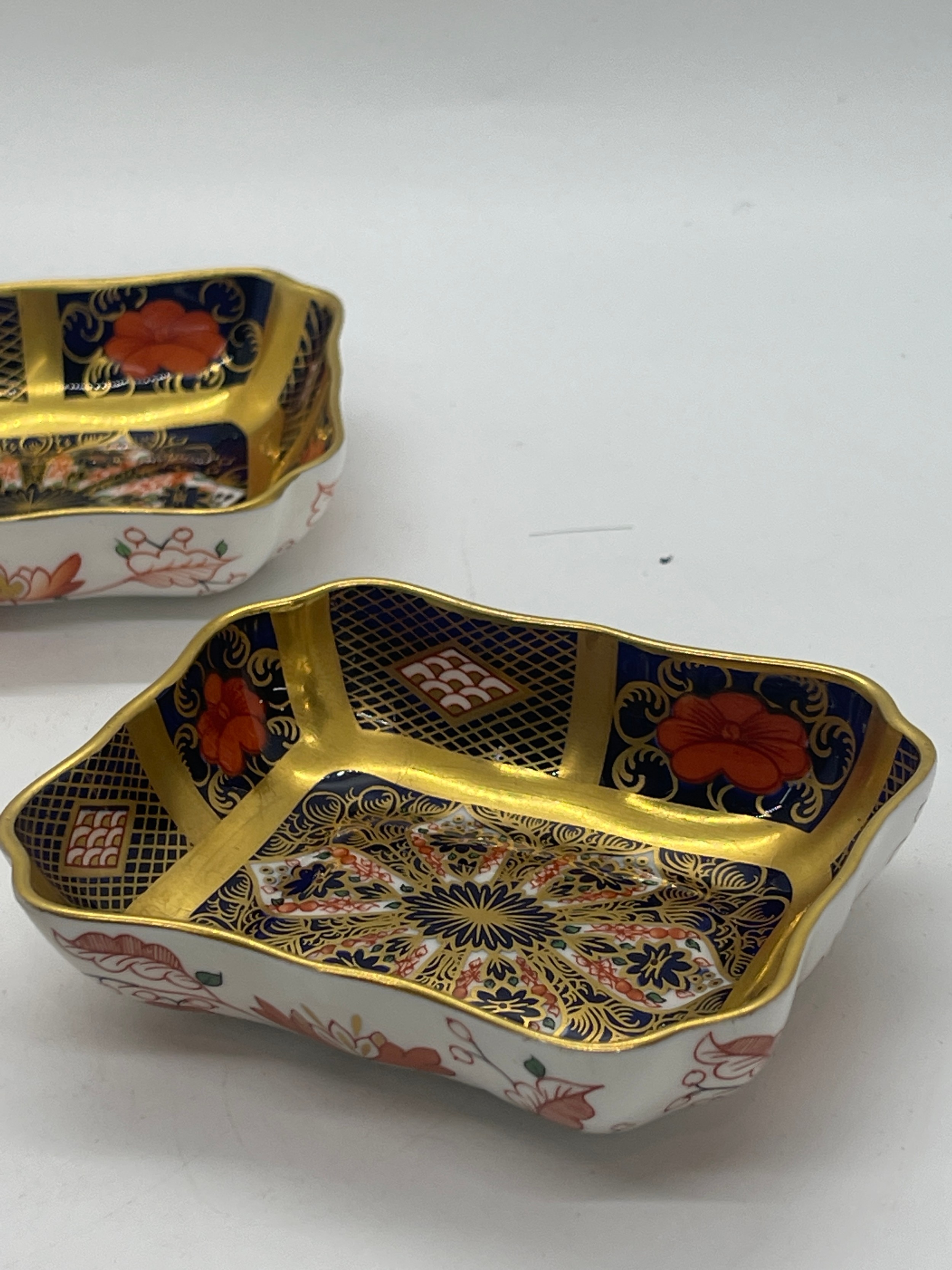 3 Royal Crown Derby 1128 Imari trinket dishes - Image 2 of 6