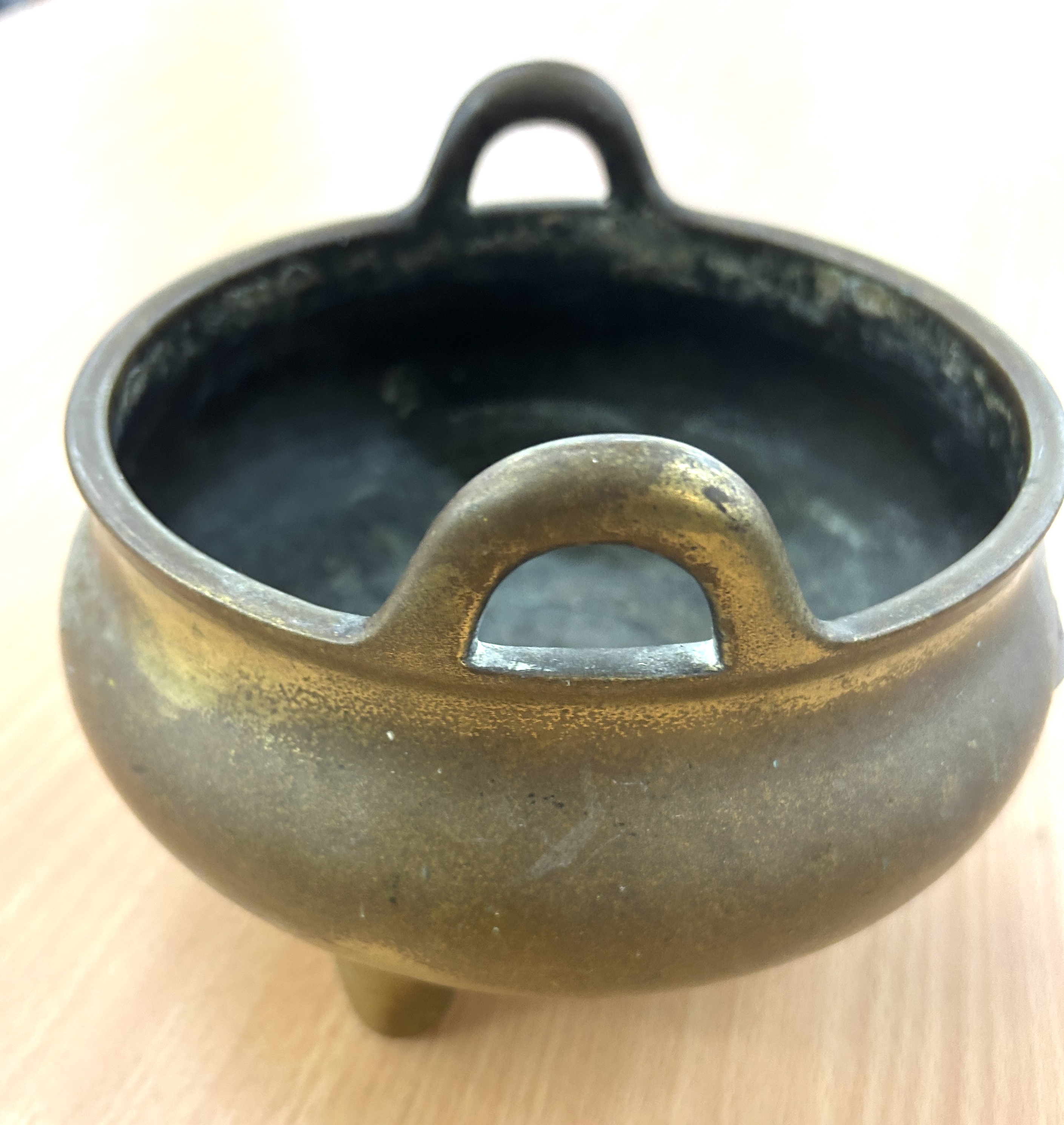 Chinese brass 3 legged bowl, marks to base - Image 4 of 6