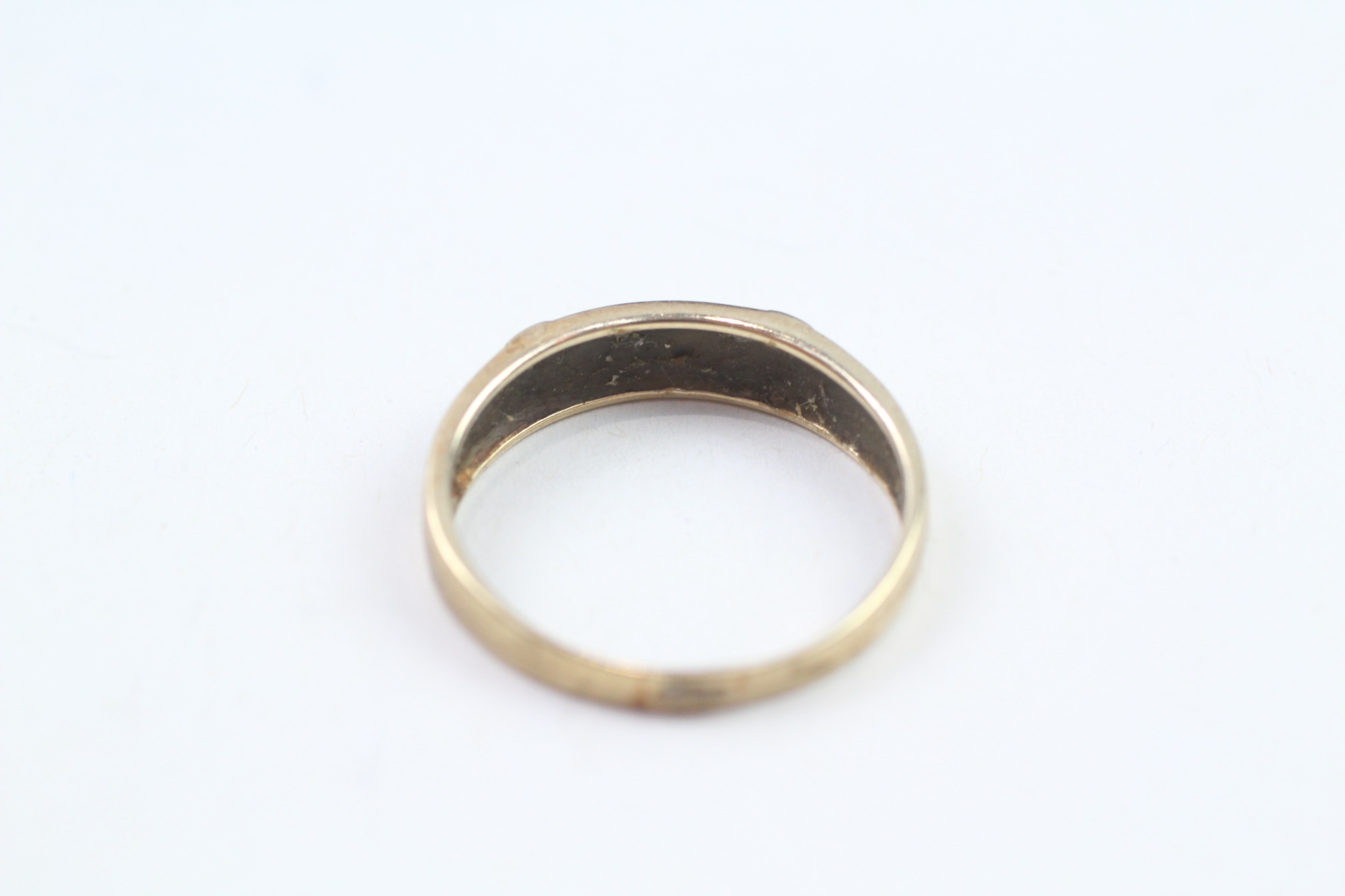 9ct gold diamond Irish claddah ring with a celtic pattern (2g) - Image 5 of 6