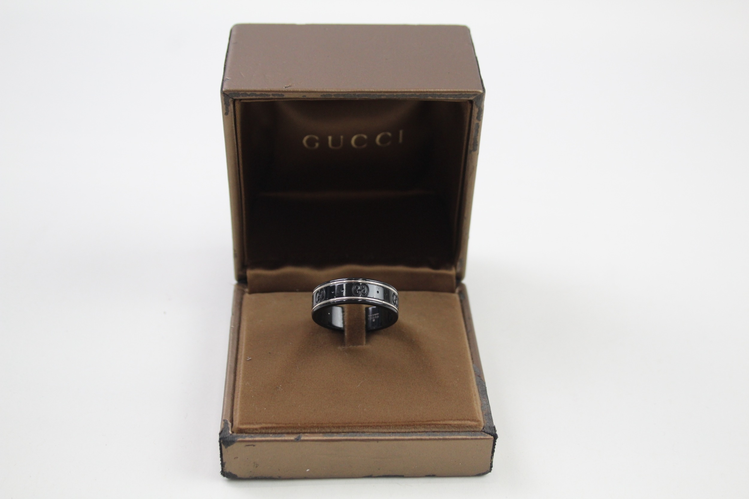 Black band ring by designer Gucci with box (3g)