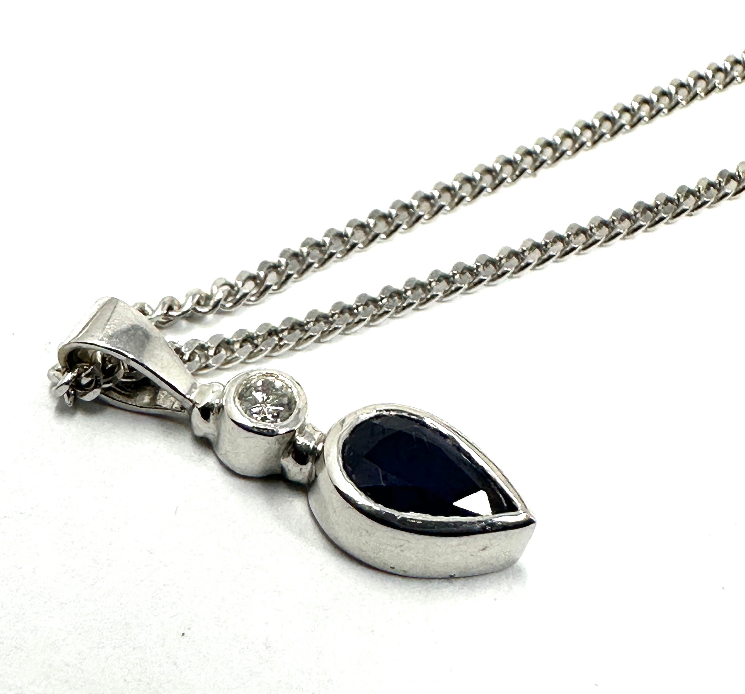 18ct white gold sapphire & diamond pendant necklace weight 3.8g - Image 3 of 3