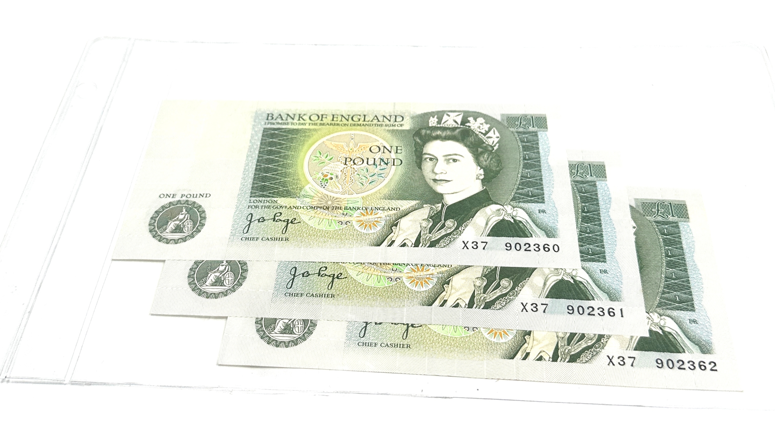 3 consecutive X37 One Pound £1 bank notes - J.B.Page - UNC